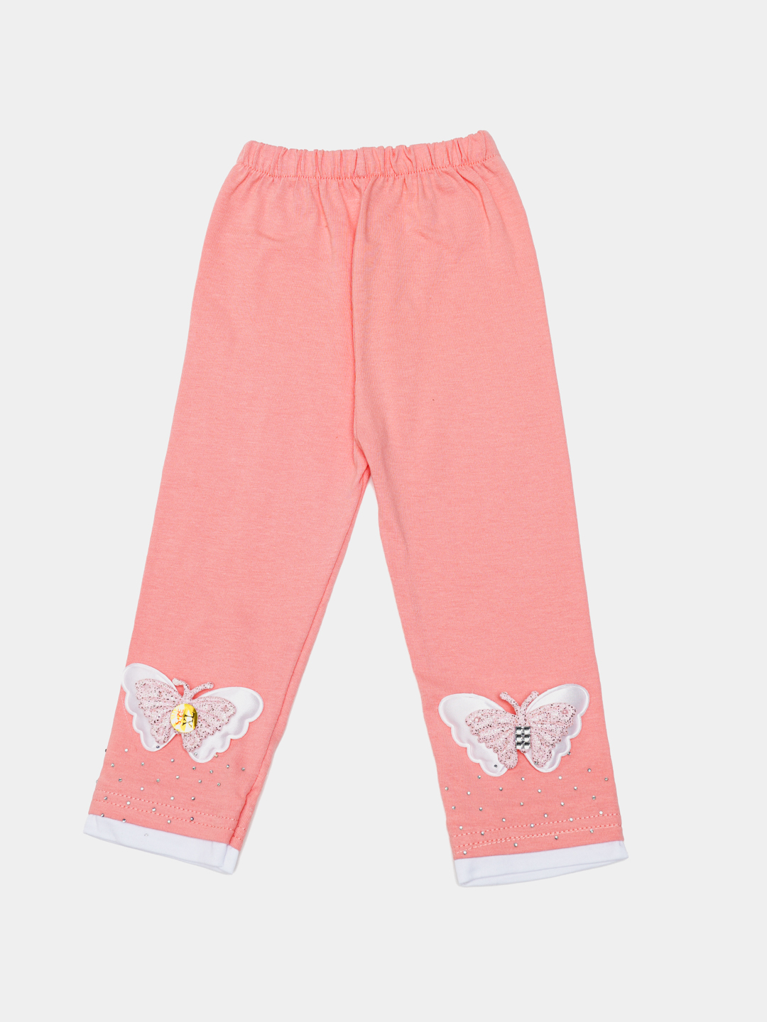 Qizlar oz yaqinlari uchun suratga olishmoqda Qizlar oz yaqinlari uchun suratga olishmoqda