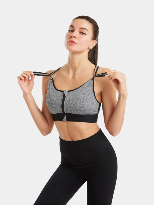 Ayollar sport topi Kioko. Olinadigan chashkali sport to'pi. Ayollar spor kiyimi
