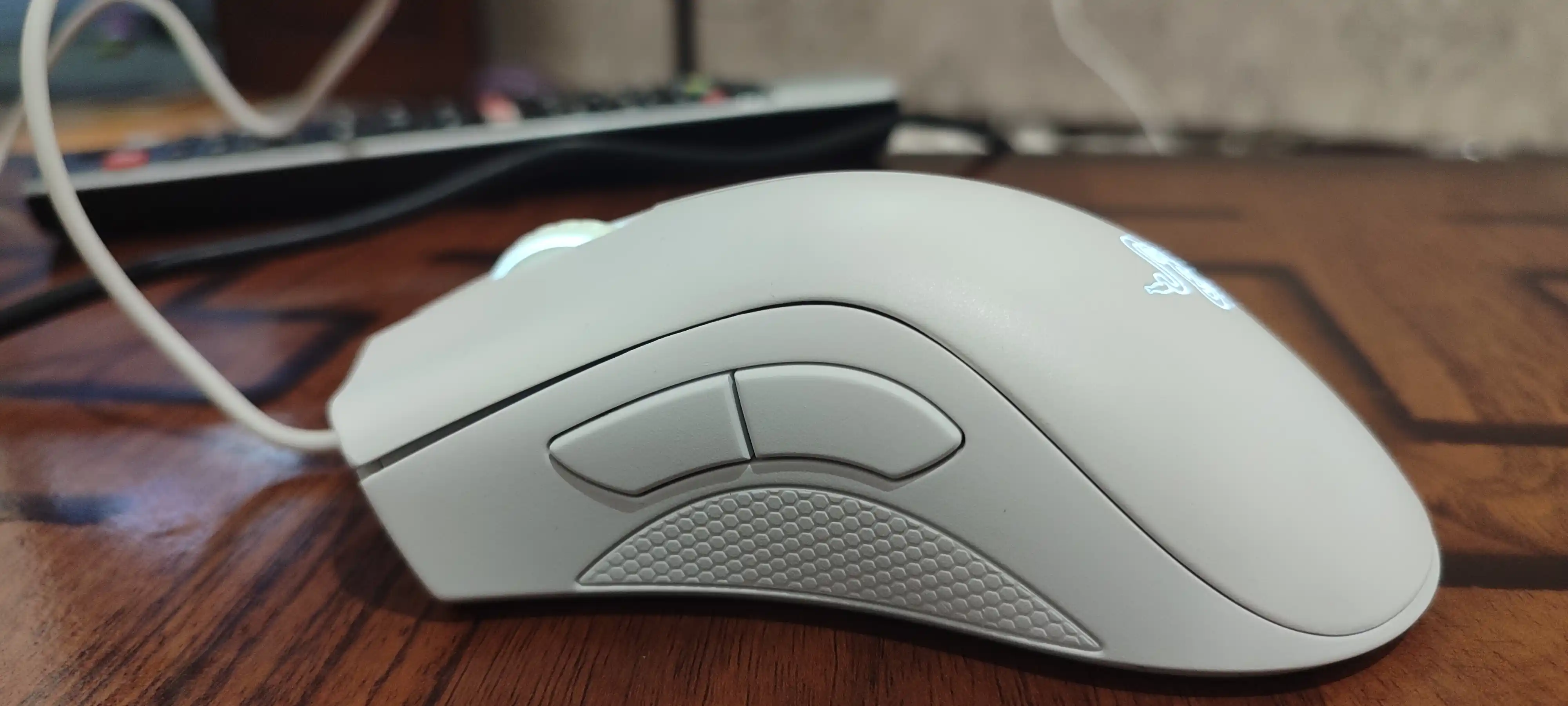Игровая мышка Razer Deathadder Essential