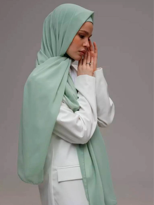 Ayollar sharfi va ro'moli, shifonli, hijob, haj va umra uchun mos
