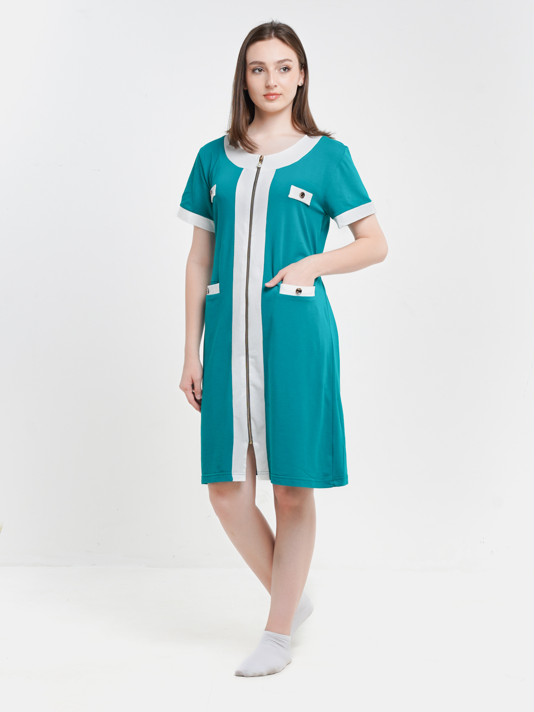 U oyoqlarini yoyib, porno suratlarni korsatdi. Men Butovoda jinsiy aloqa qilish uchun uchrashaman.