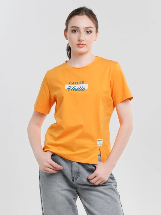 Ayollar futbolkasi, L-XXL o'lchamlarda