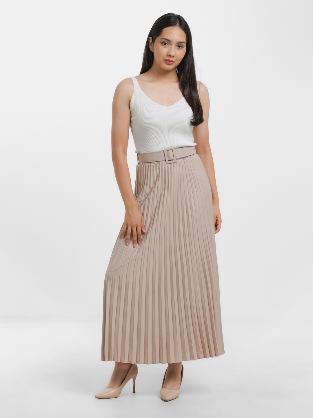 Qizlar avtobusda erkaklarni silkitadi