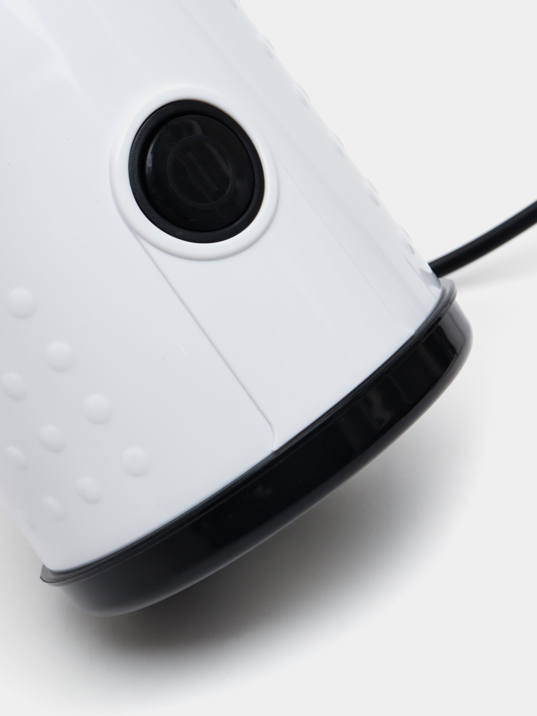 Qopqogi katta qora rangda Qopqogi katta qora rangda