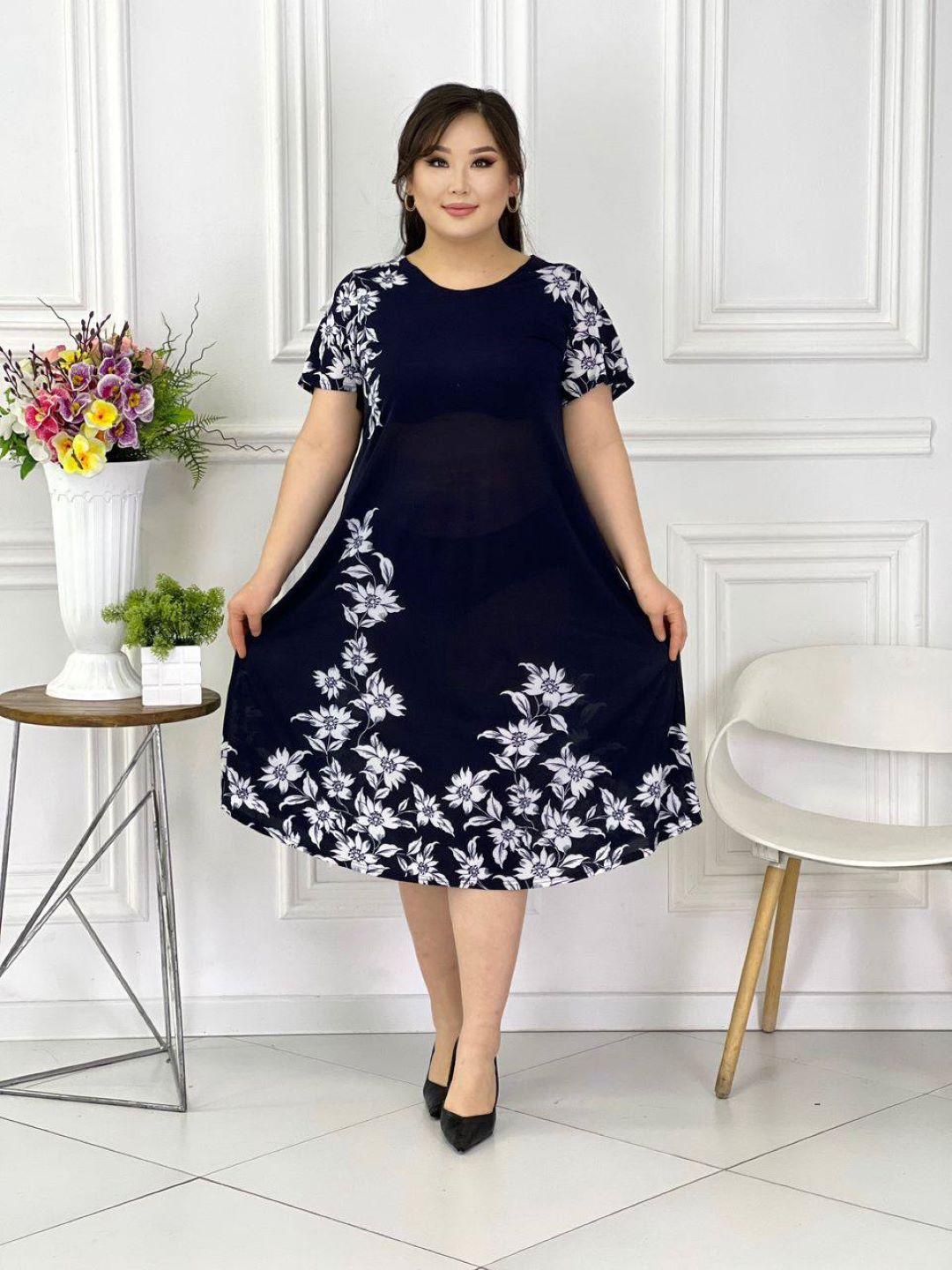 Bir qiz dugonasining ogziga siydi. Onlayn porno video tomosha qiling.