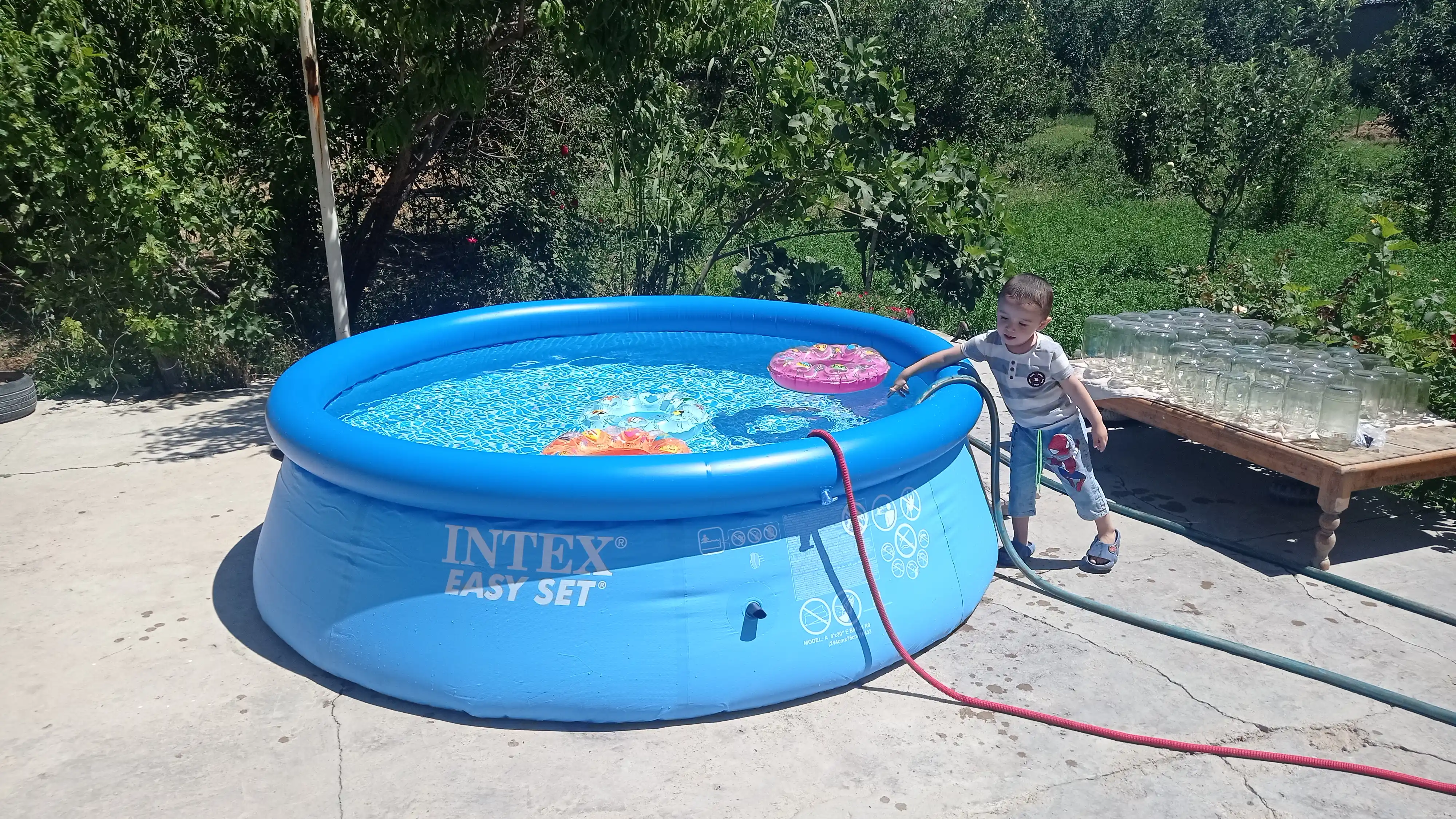 Puflanadigan basseyn "Intex Easy Set", ishiriladigan bassseyn hovuz + sovg'asi mavjud