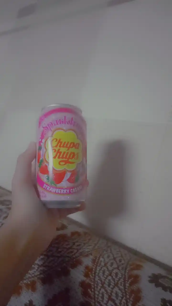 Газированный напиток со вкусом клубники и сливками Chupa Chups Strawberry & Cream, 345 мл