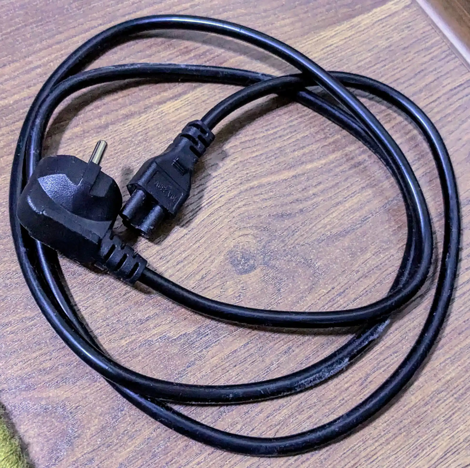 Кабель питания для ноутбука, с заземлением, 1.5 м, IEC C5, 3 pin