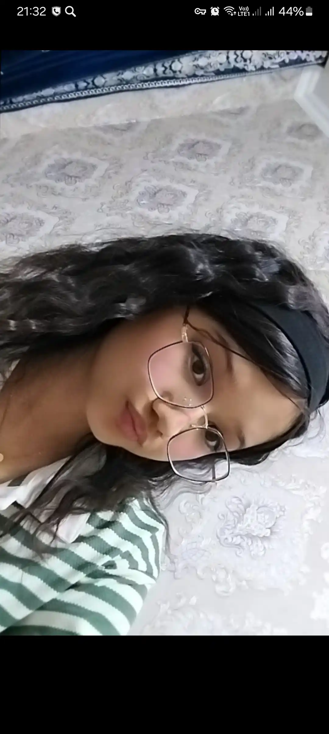 Boshga sochlar uchun sport tasmasi