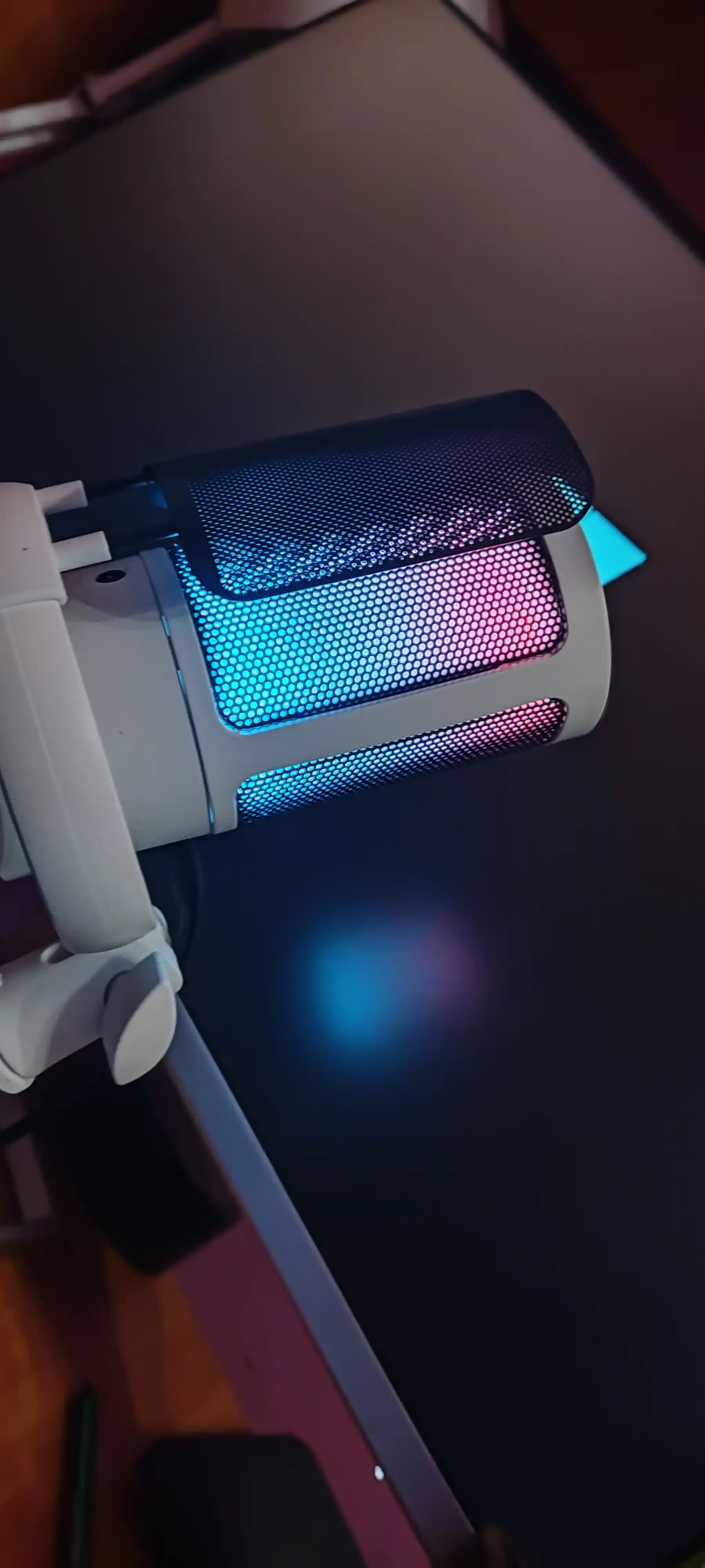 USB RGB игровой микрофон XTUGA ME6S для записи с встроенным выходом для наушников