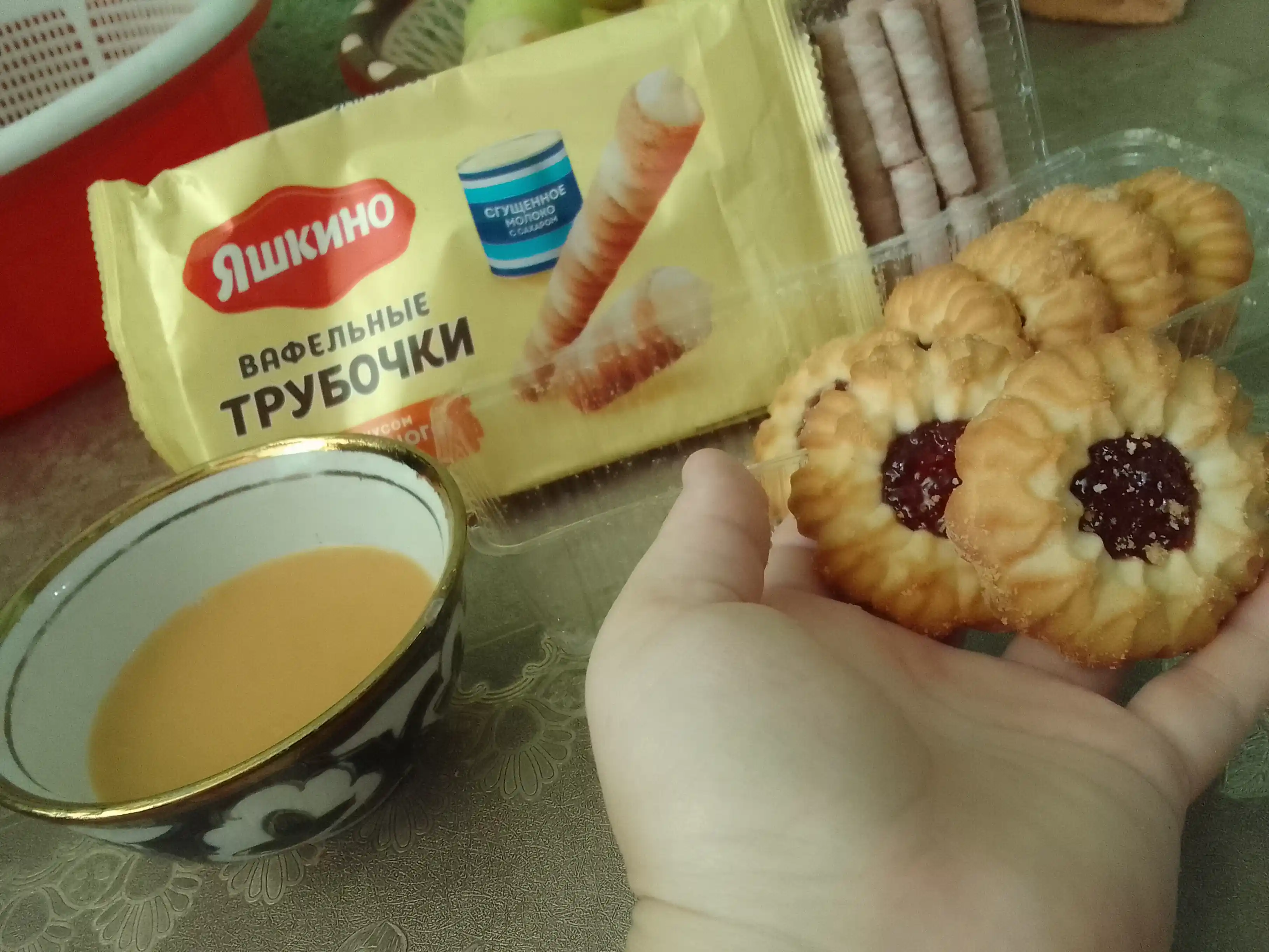 Kurabye pechenyesi Yashkino, olcha murabbosi bilan, 180 g