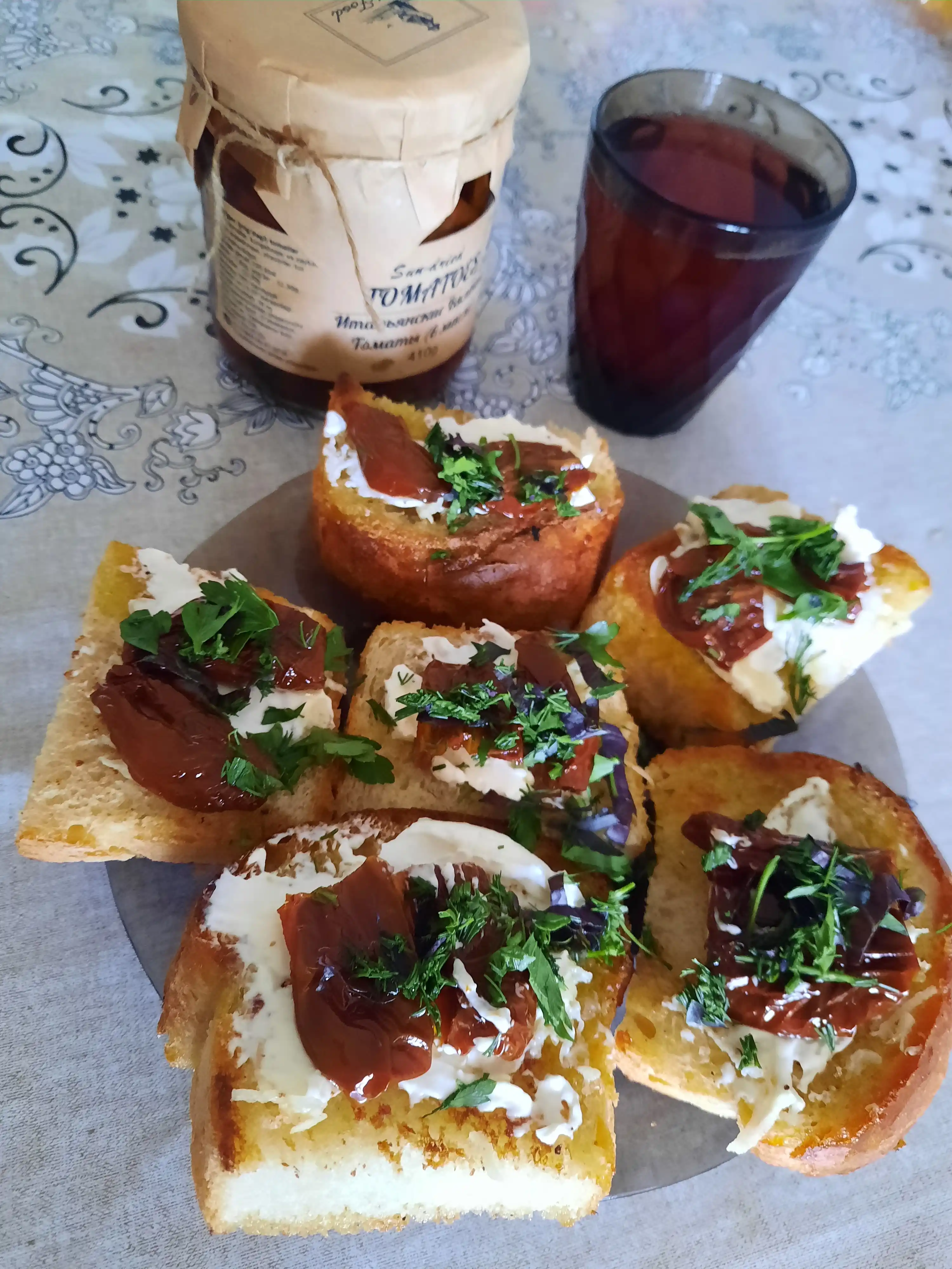Вяленые томаты в масле "Craft Food", 410 г в стеклянной банке
