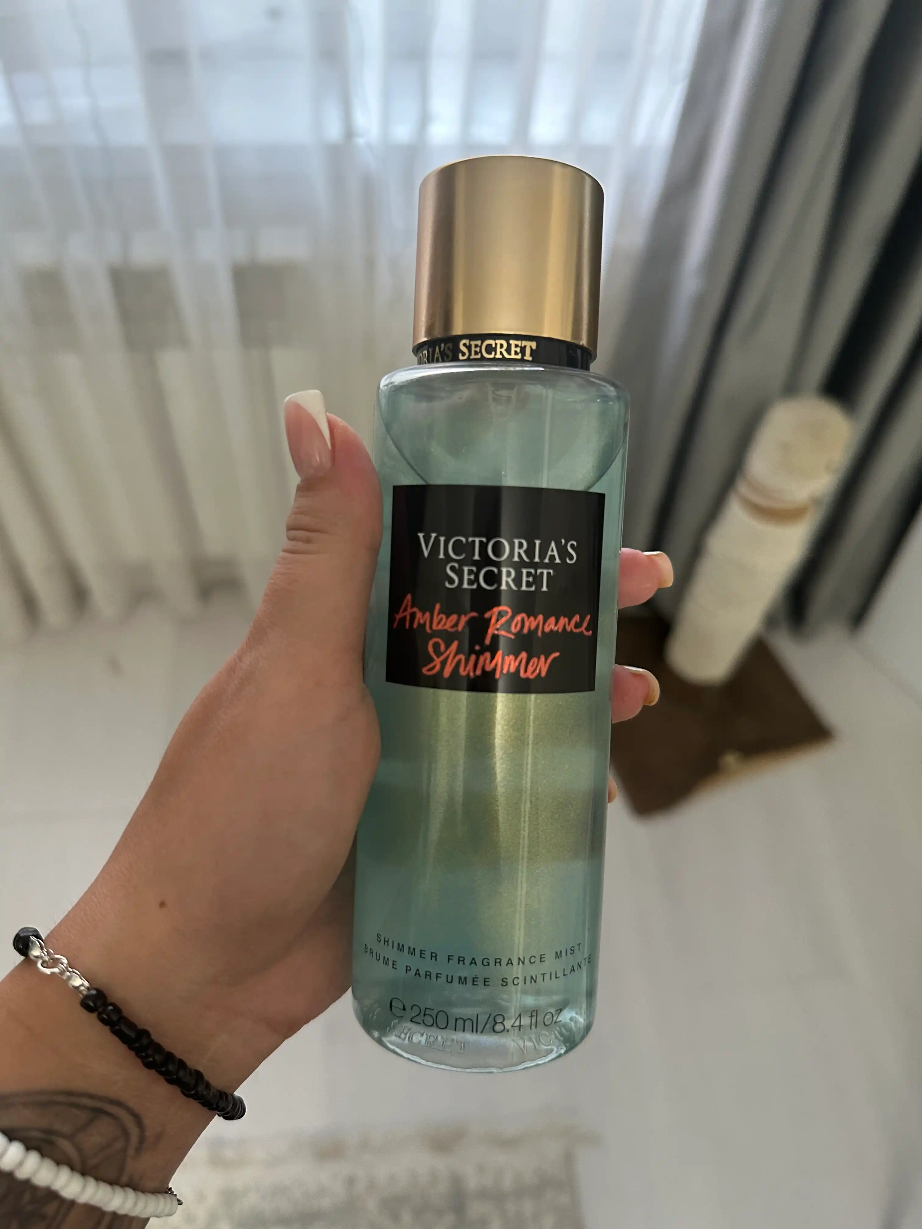 Victoria Secret parfyumeriya to'plami, tana uchun losyon va sprey mist, 236 ml + 250 ml
