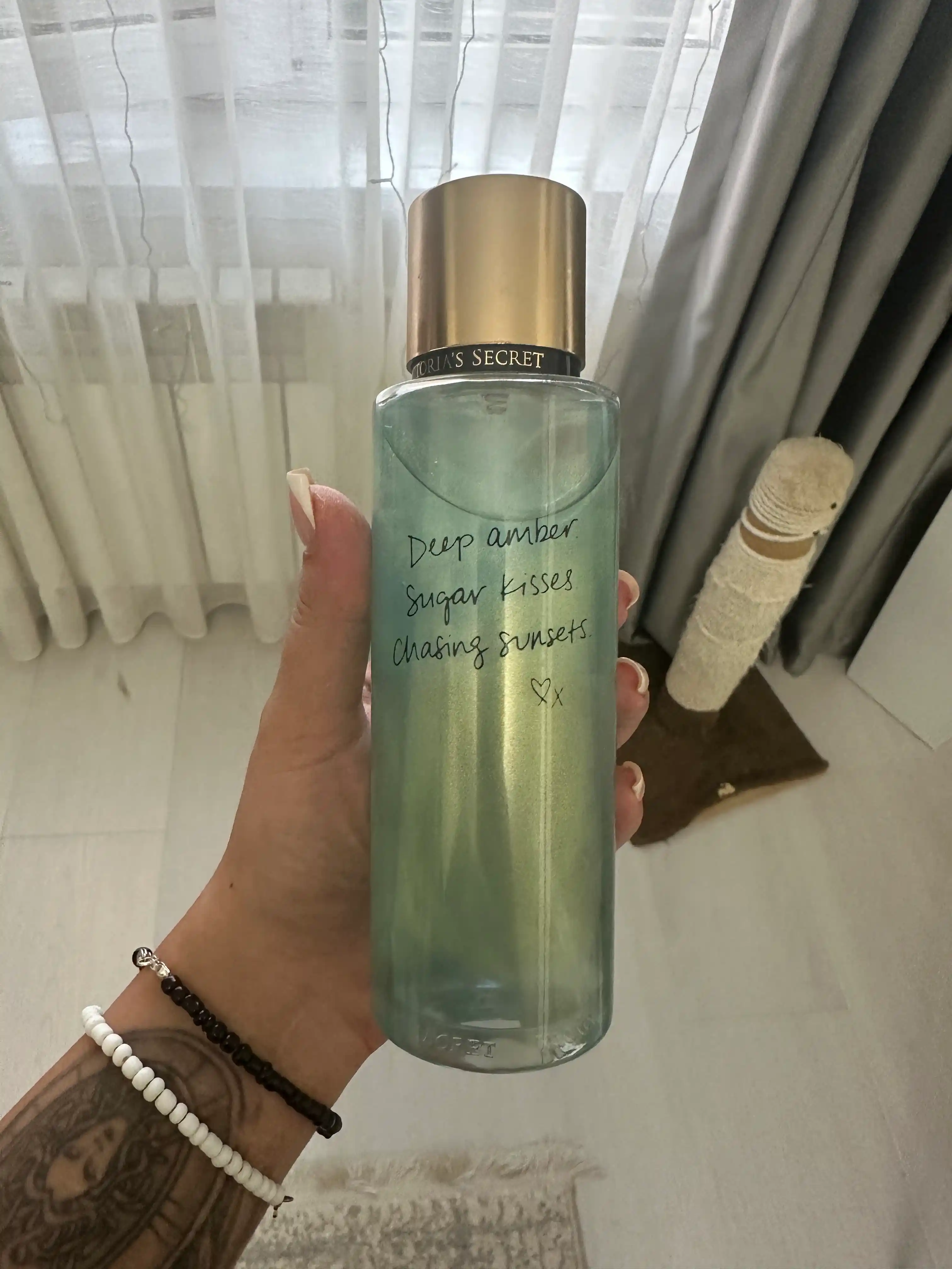 Victoria Secret parfyumeriya to'plami, tana uchun losyon va sprey mist, 236 ml + 250 ml