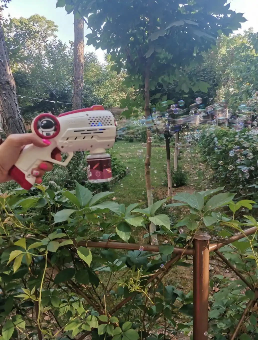 Sovun pufaklari generatori, bolalar to‘pponchasi, batareyali