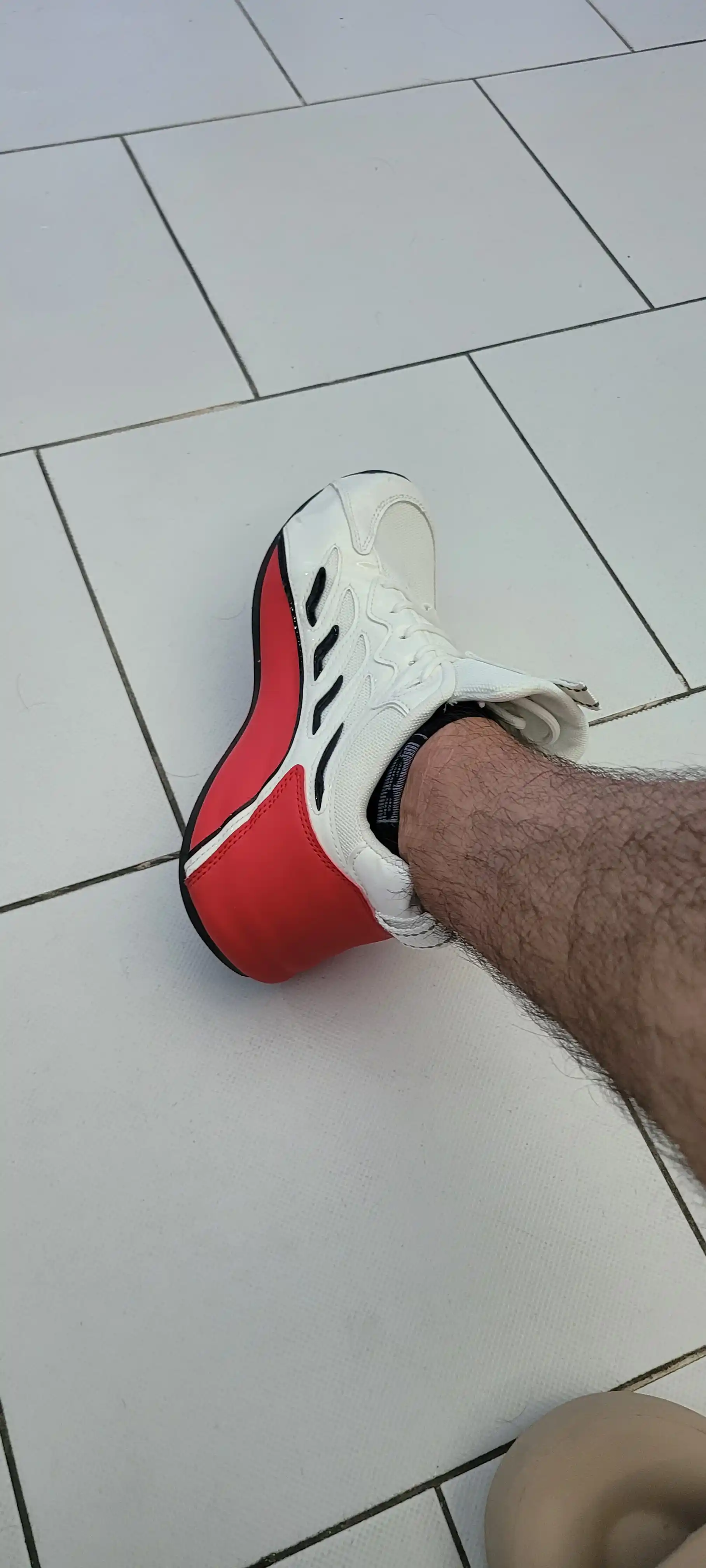 Sport krossovkalari. erkaklar, engil, nafas oladigan, eko charm va to'qimachilik