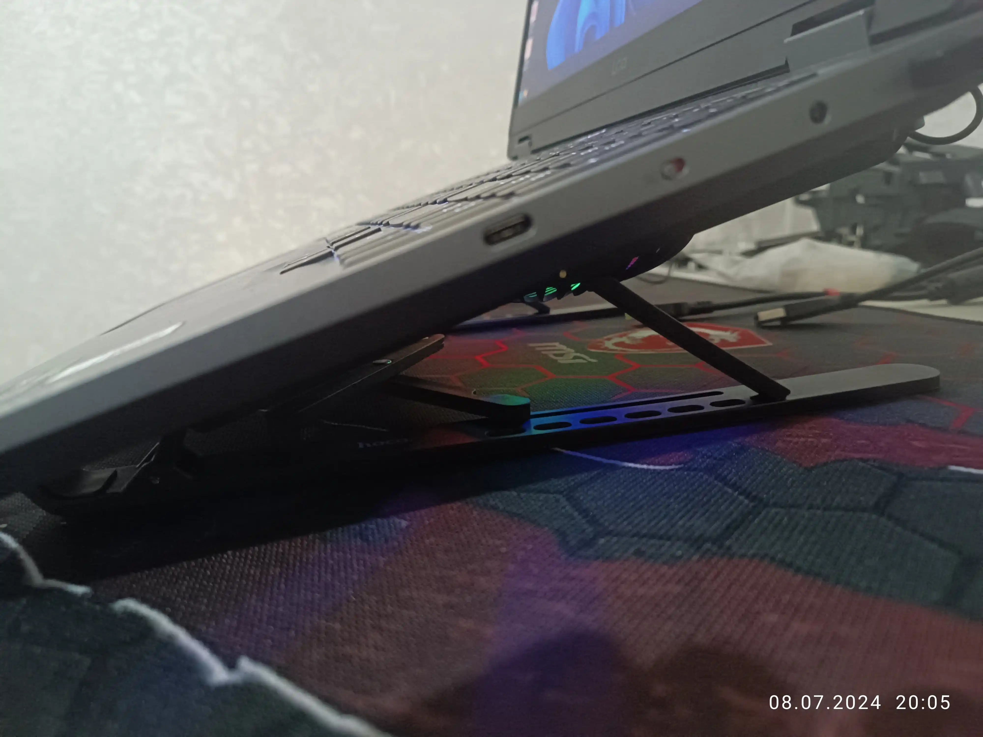 Barcha noutbuk modellari uchun plastmassadan tayyorlangan hoco DH17 sovutgichli padstavka