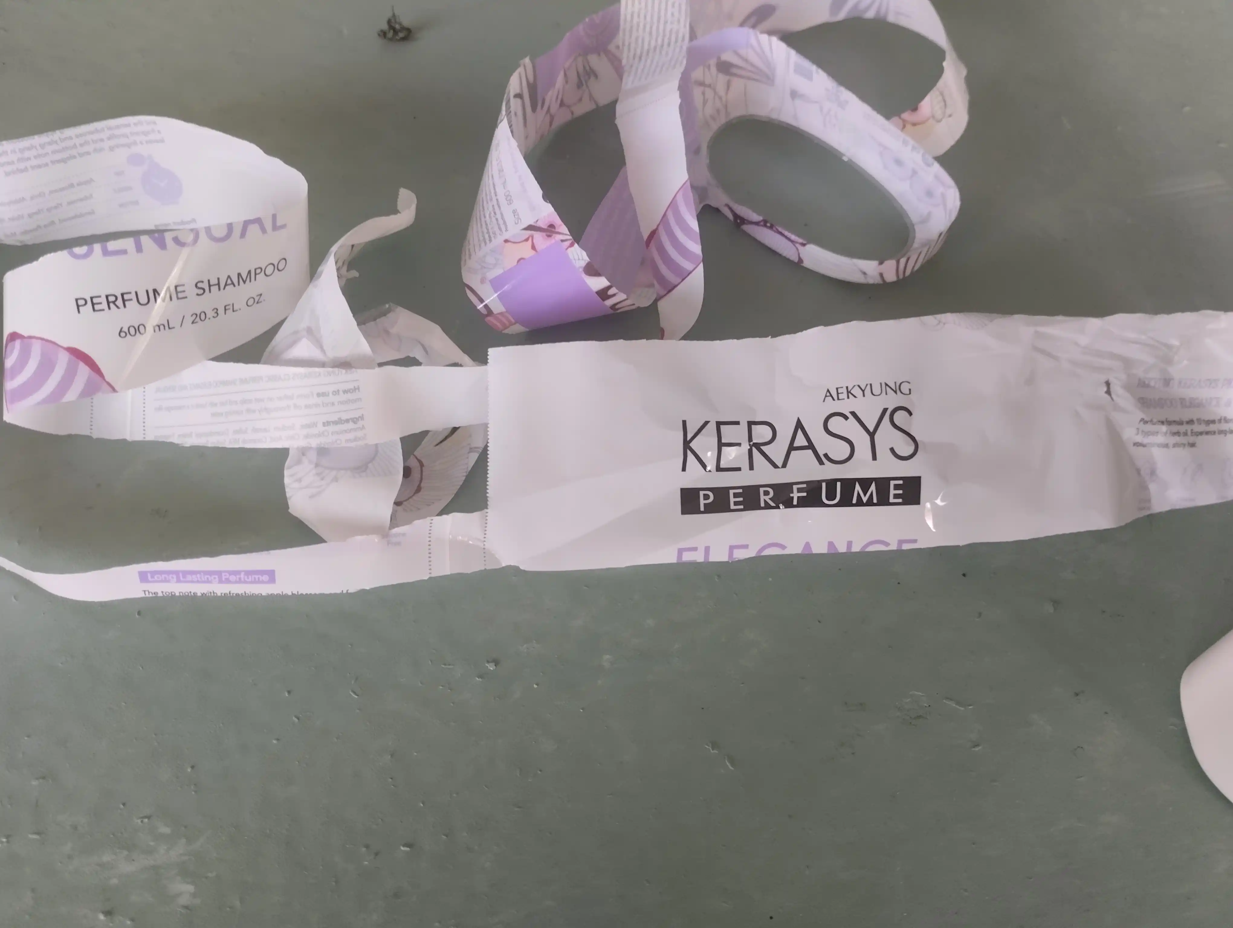 Kerasys Perfume Elegance&Sensual hajmli, xushbo‘y hidli shampuni, 600 ml