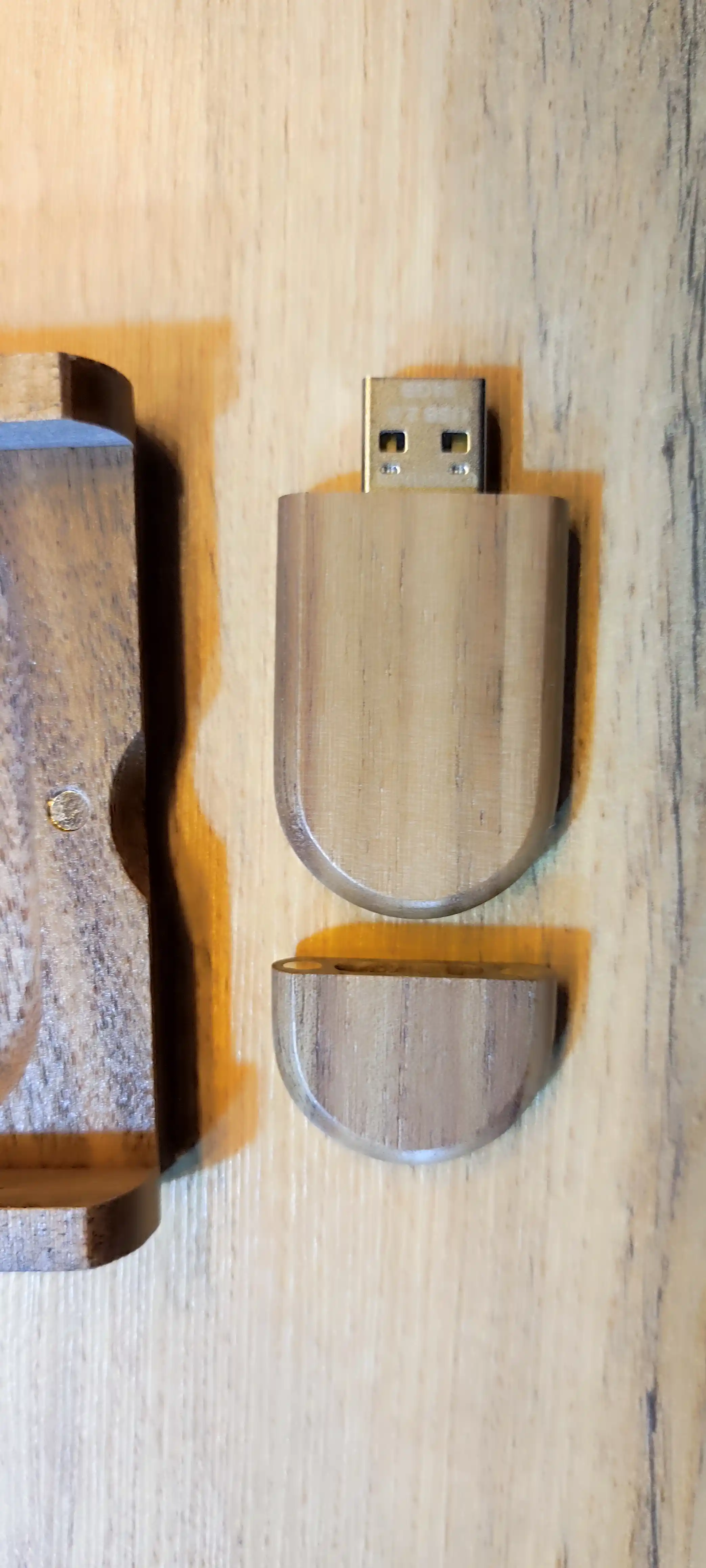 Bambukli sovg'a qutisidagi yog'och USB flesh-disk 8, 16, 32 GB, 2.0