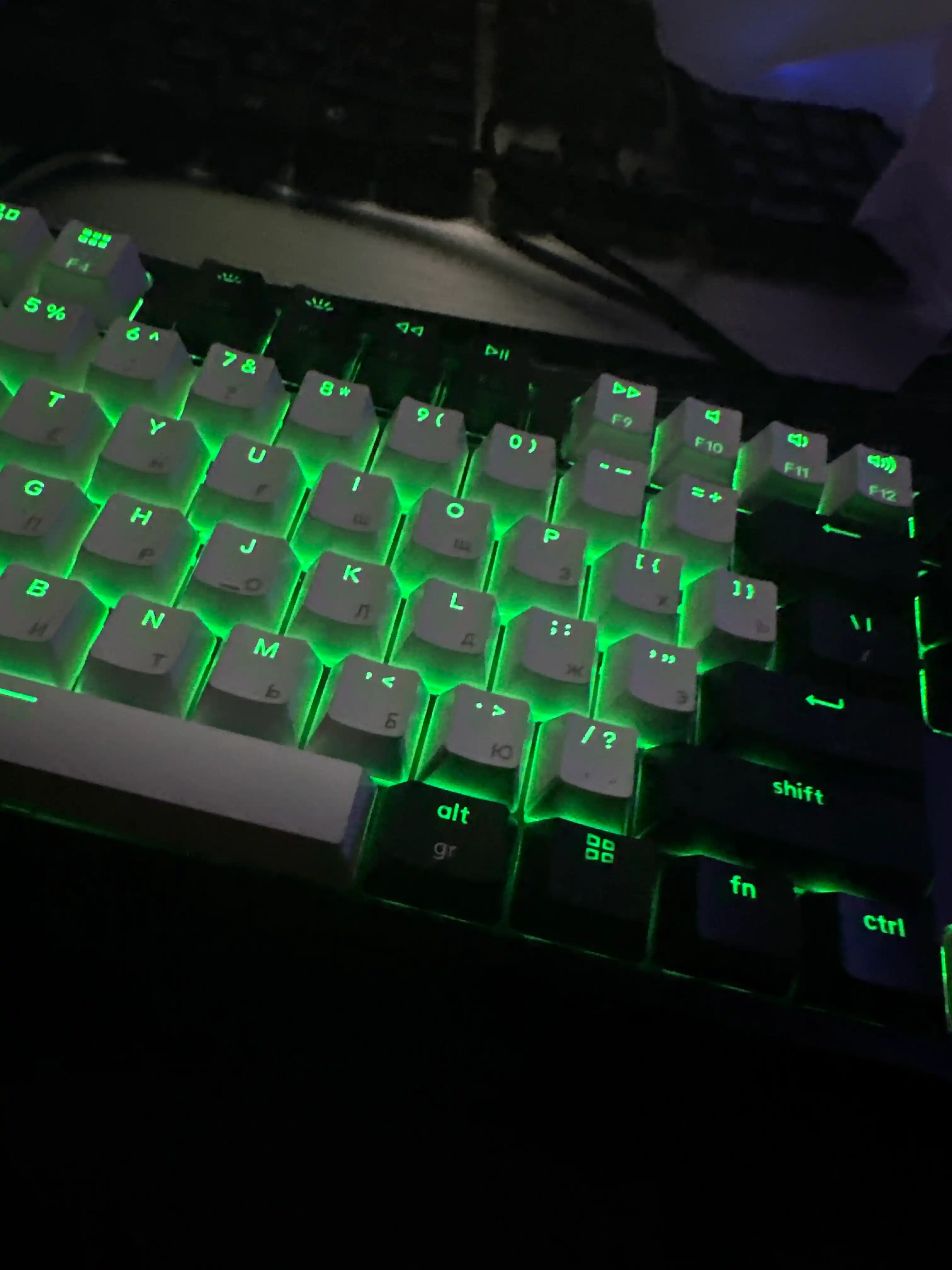Simli oyin klaviaturasi Keychron C2 104Key, Gateron G Pro, Hot-Swap, RGB, C2H