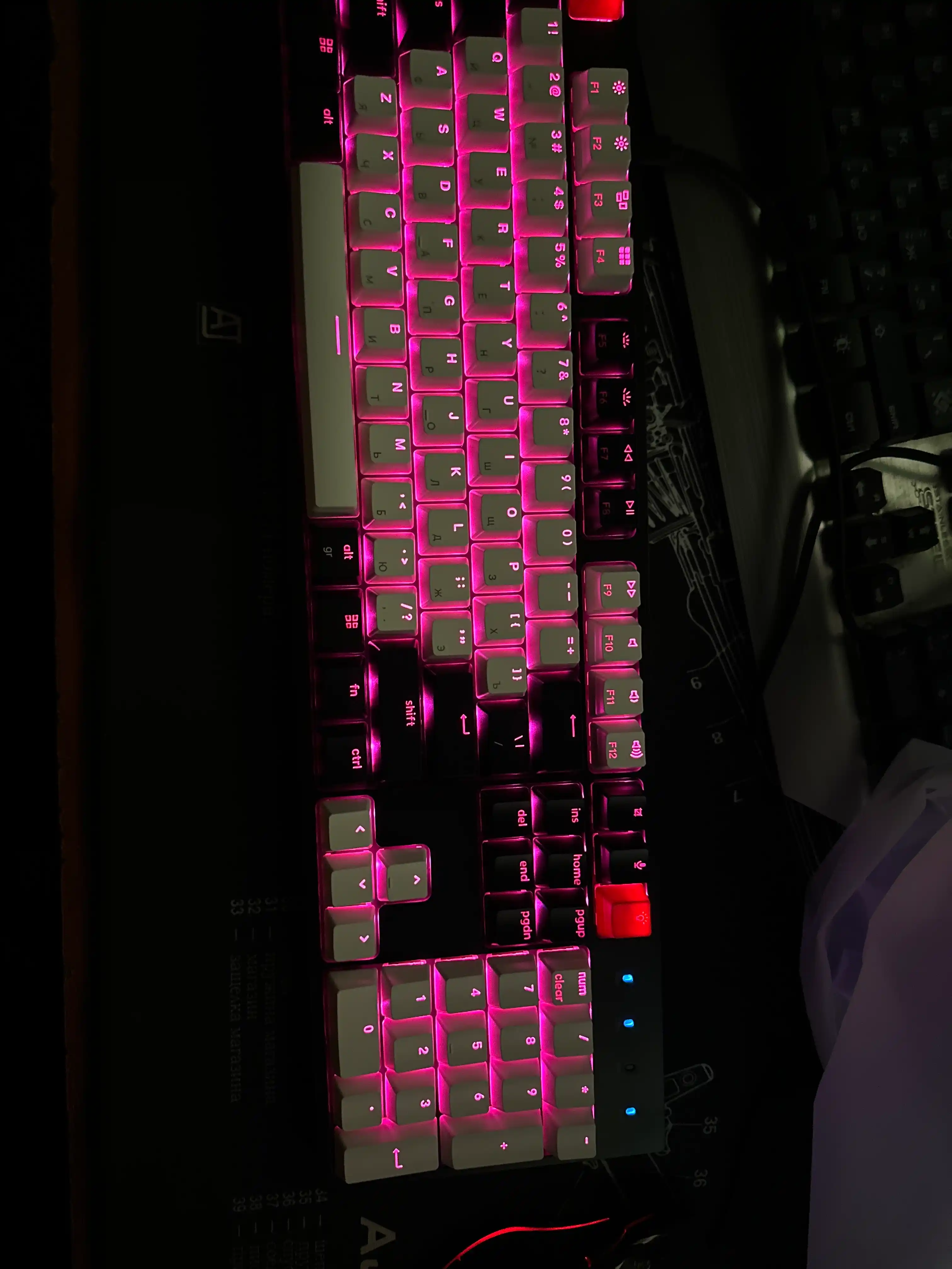 Simli oyin klaviaturasi Keychron C2 104Key, Gateron G Pro, Hot-Swap, RGB, C2H