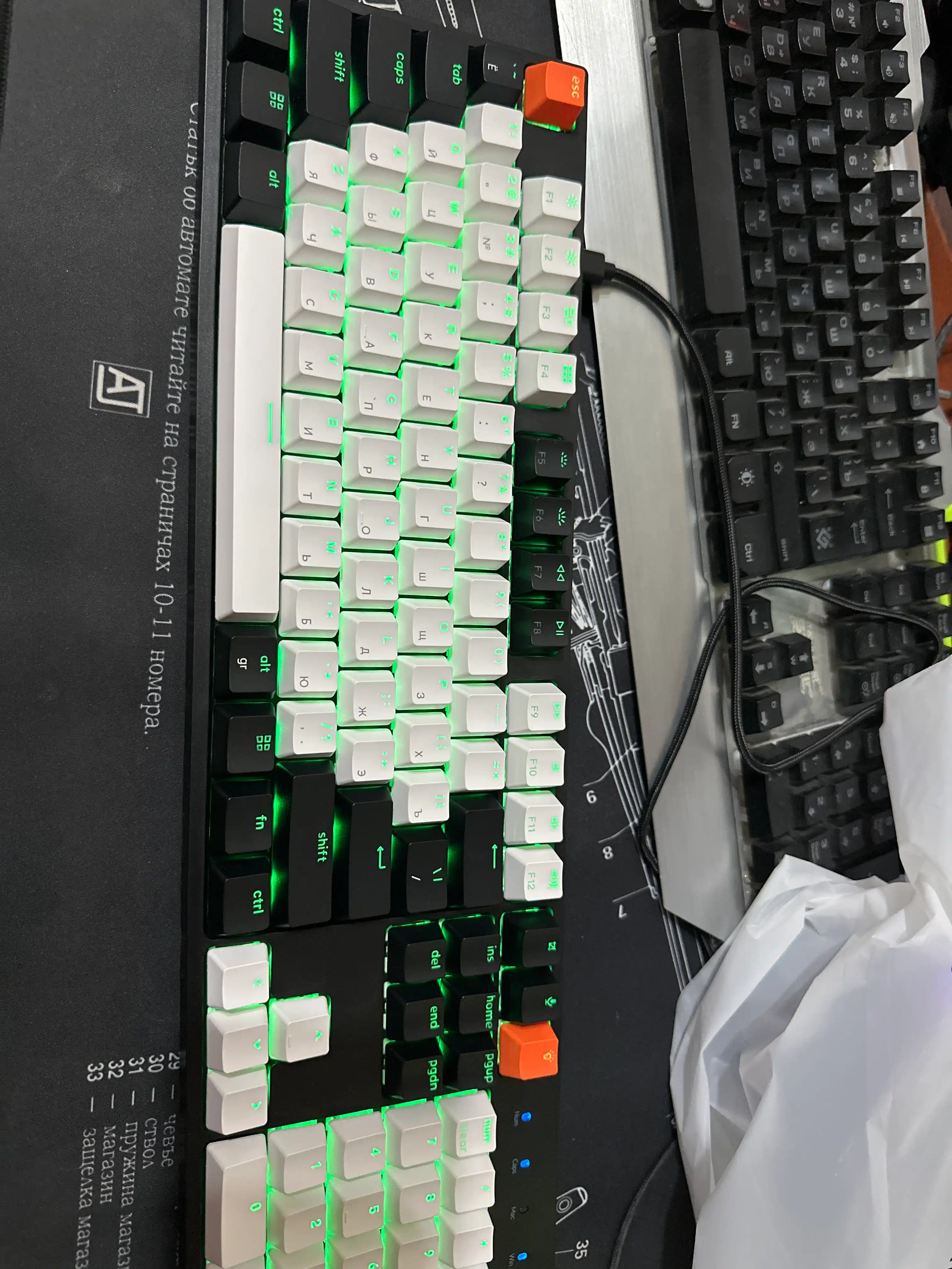 Simli oyin klaviaturasi Keychron C2 104Key, Gateron G Pro, Hot-Swap, RGB, C2H