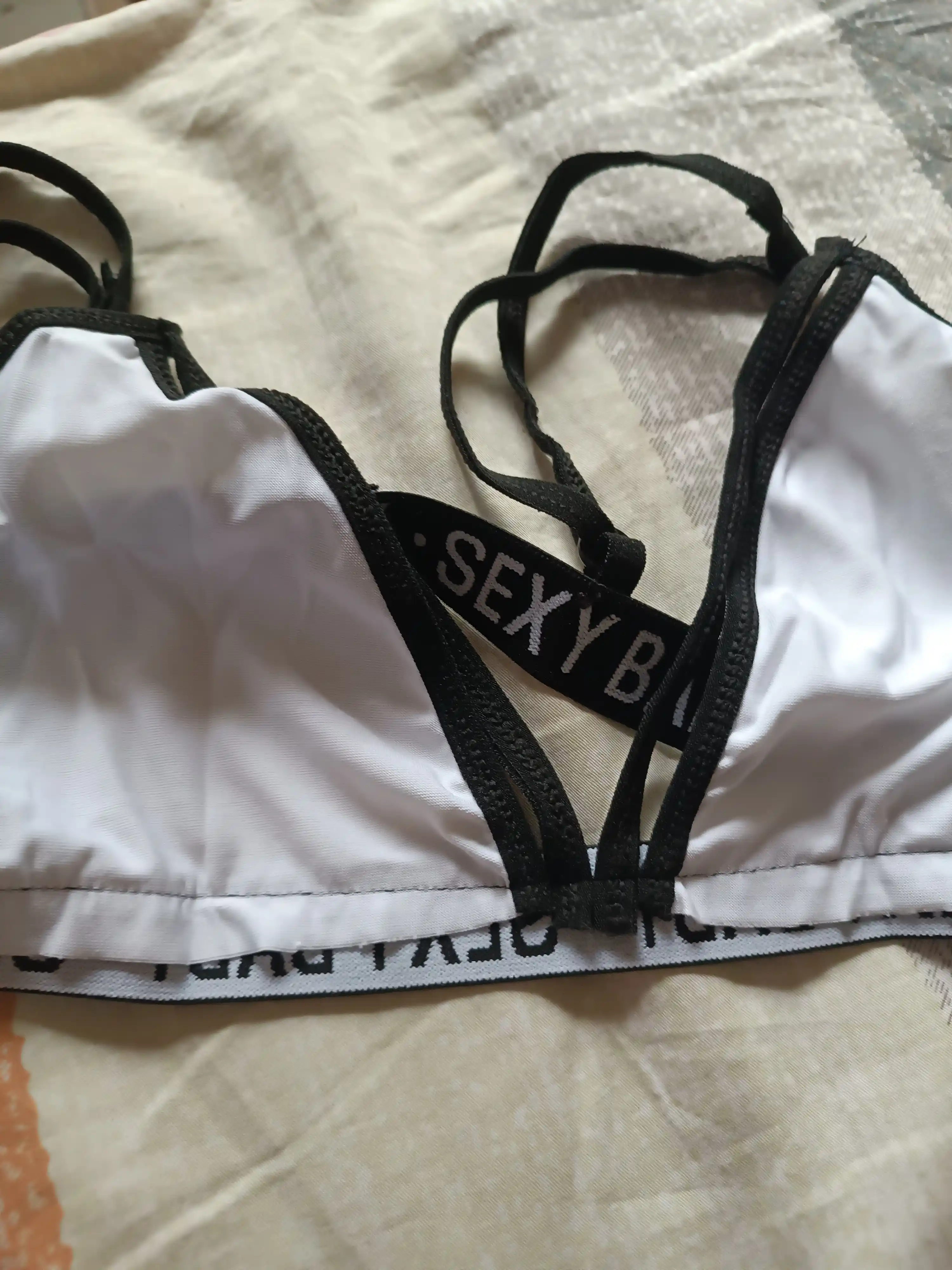 Ayollar ichki kiyim to'plami: sport uslubidagi suyaksiz top va string trusik, S–3XL