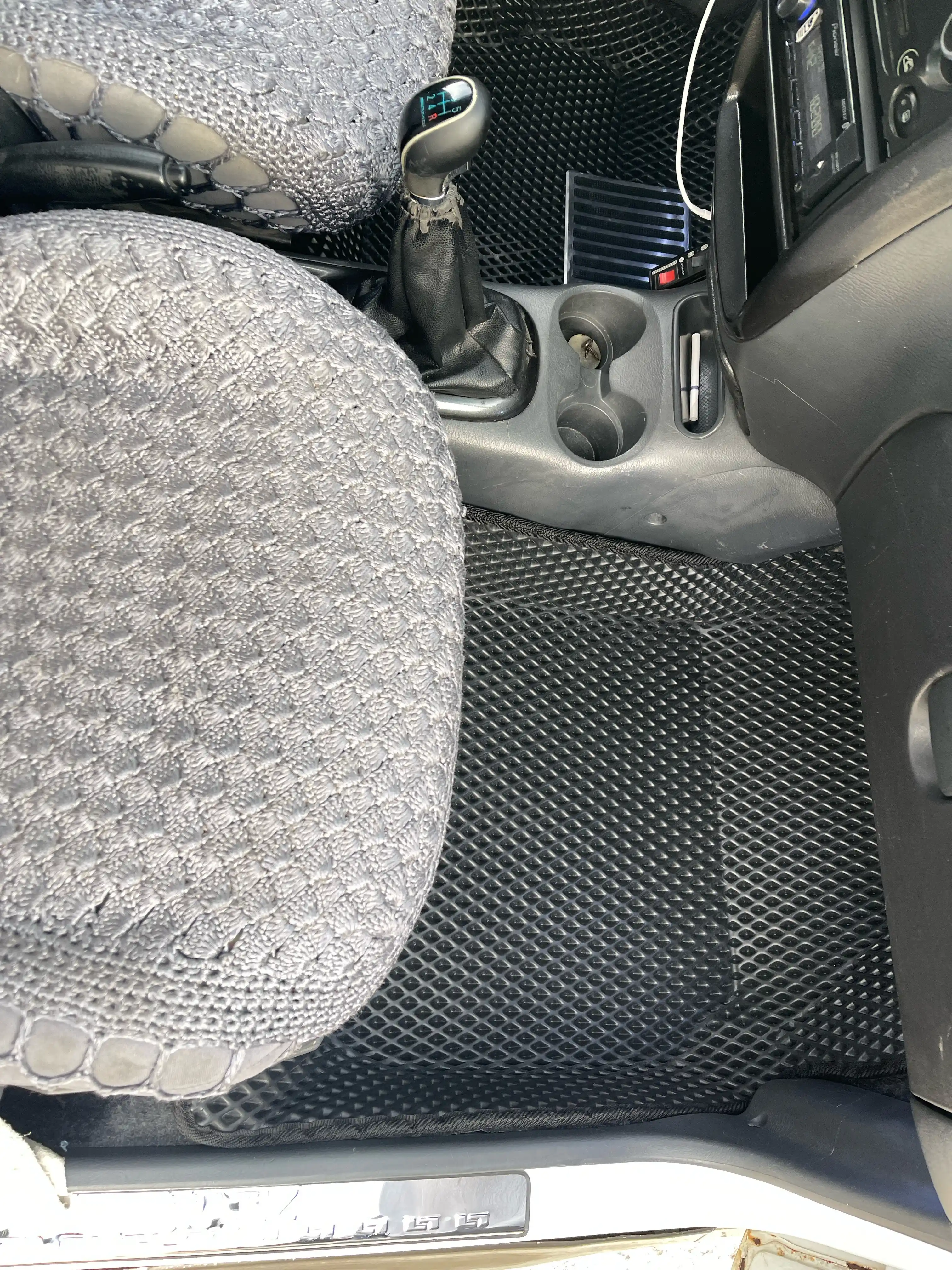 EVA gilamchalari kovrik polik yon tomoni bilan-Spark, Lacetti, Gentra, Tracker, Nexia