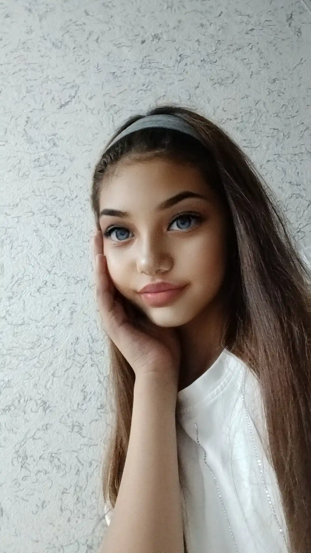 Boshga sochlar uchun sport tasmasi