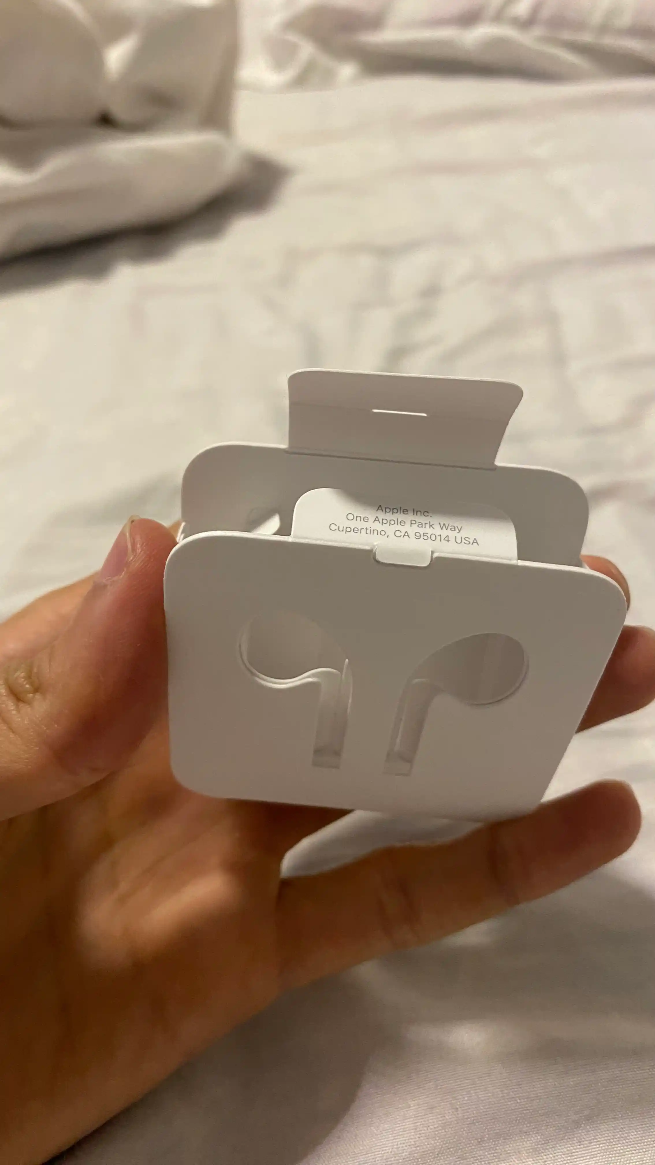Наушники проводные Apple EarPods Lightning White EarPods