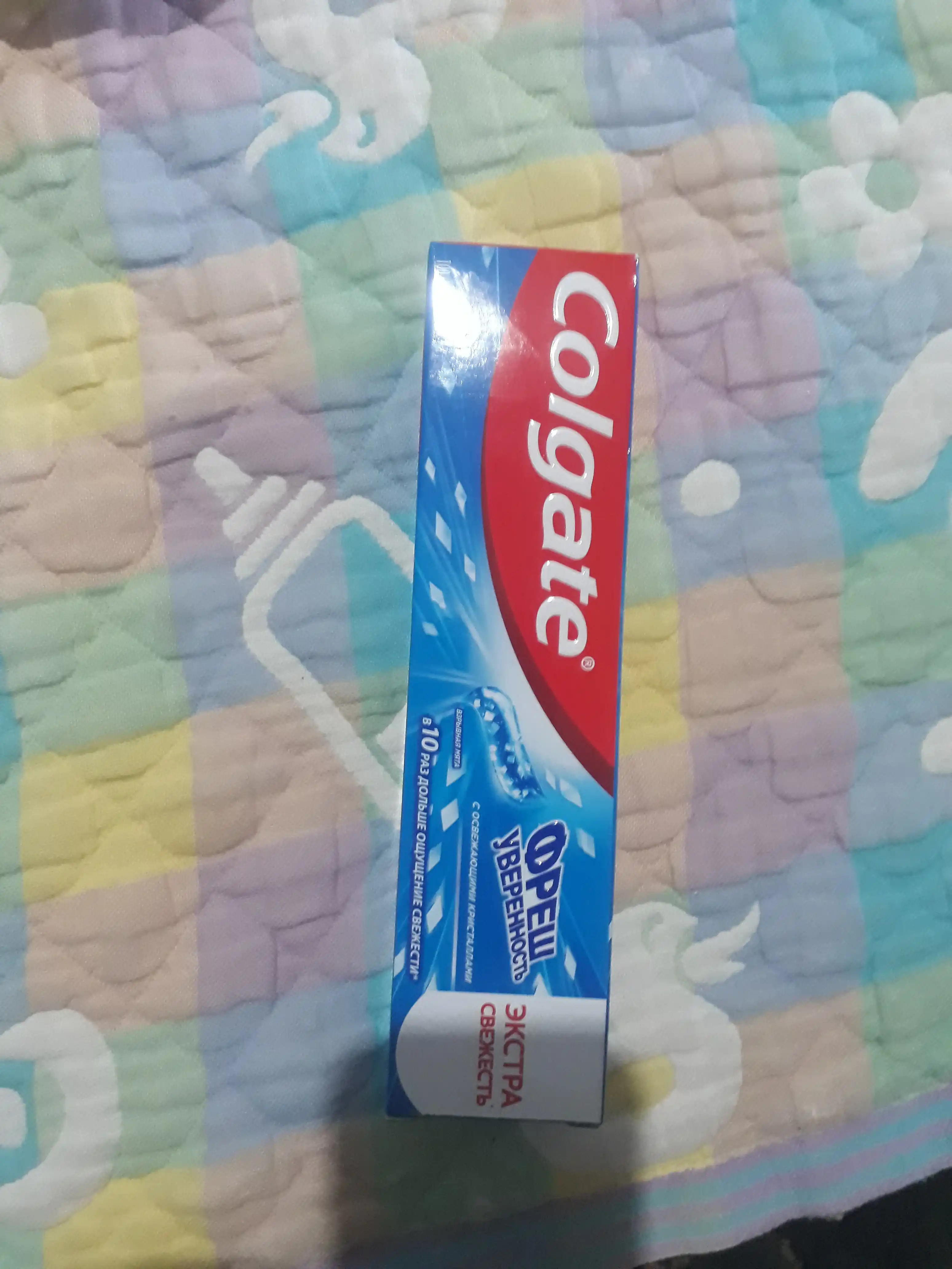 Зубная паста Colgate "Фреш Уверенность" Нежная Мята, 100 мл