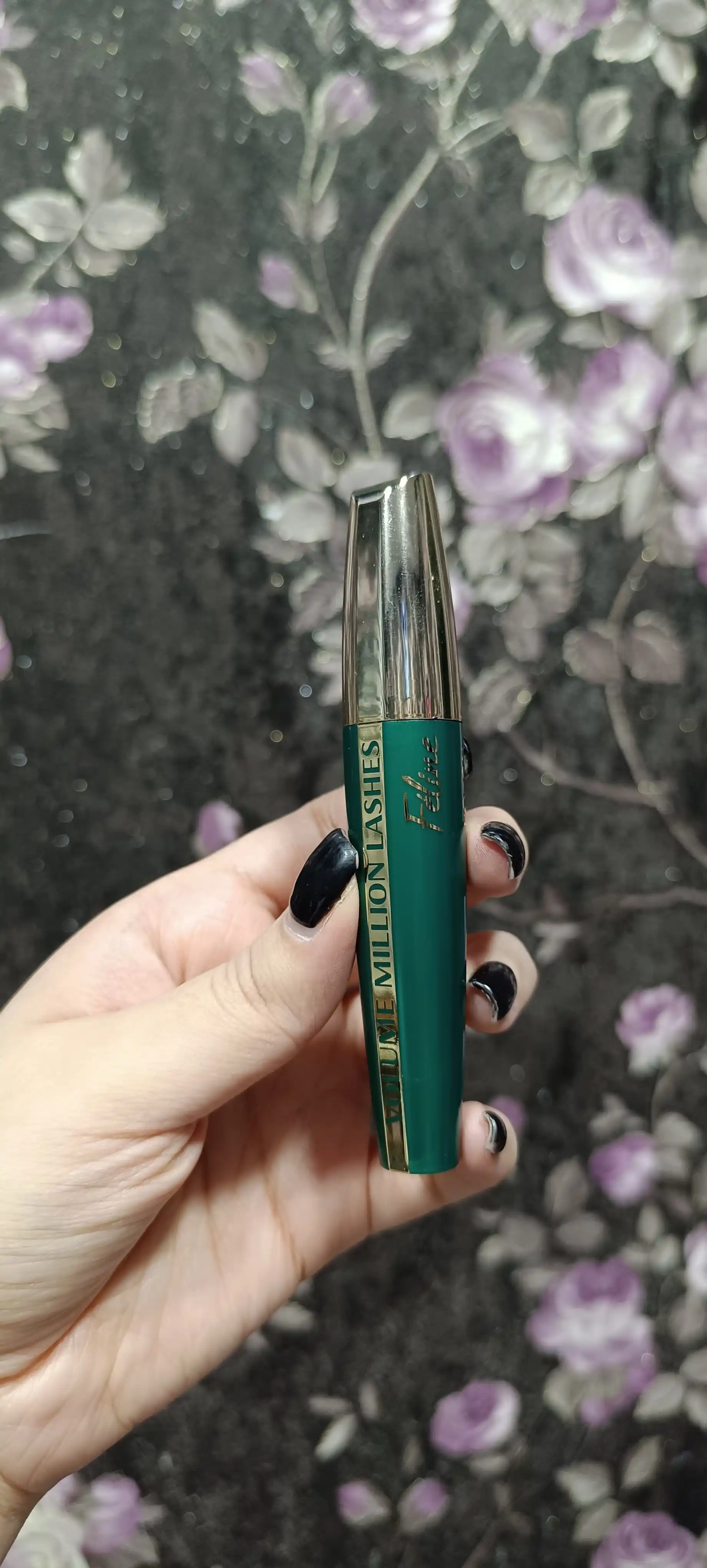 Kipriklar uchun tush L'Oreal Volume Million Lashes Feline Mushuk qarashi, qora