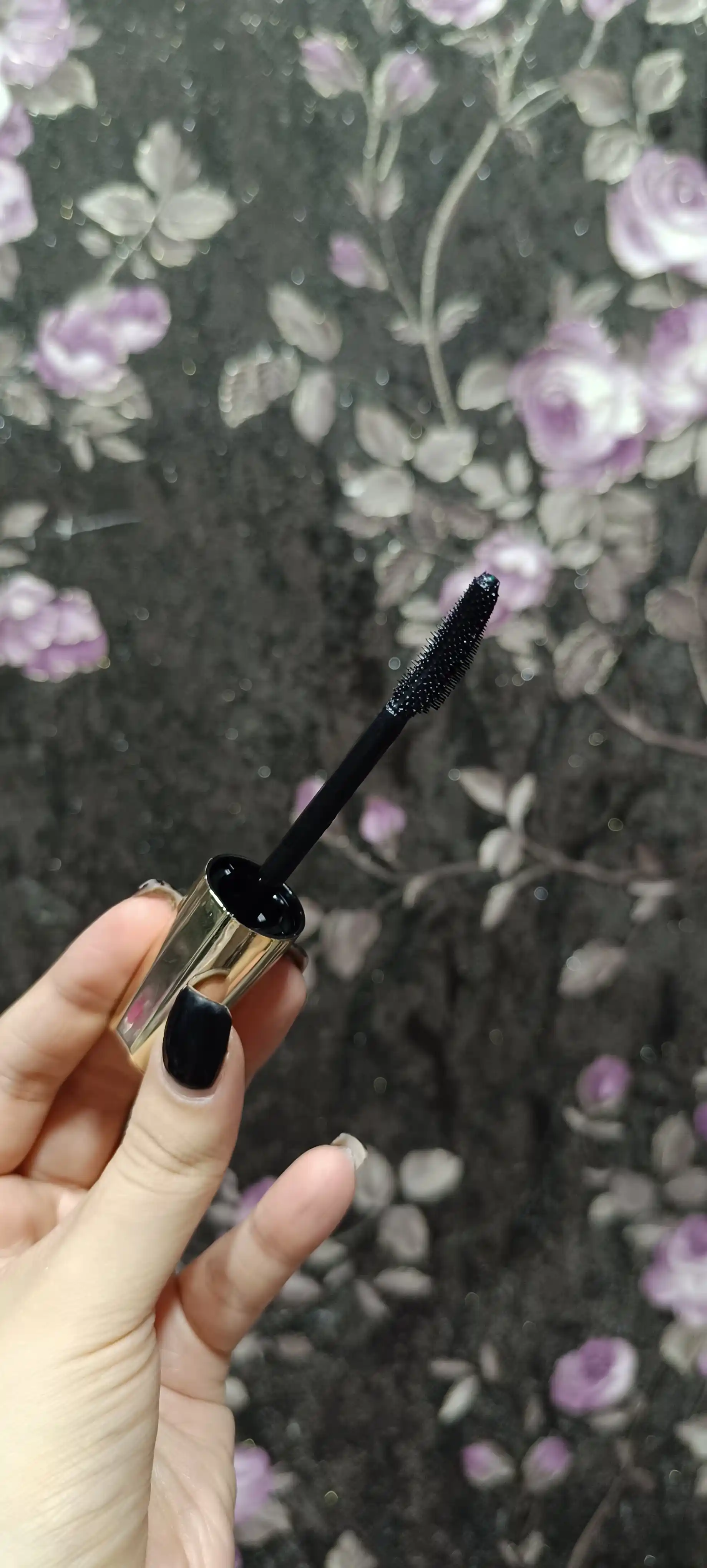 Kipriklar uchun tush L'Oreal Volume Million Lashes Feline Mushuk qarashi, qora