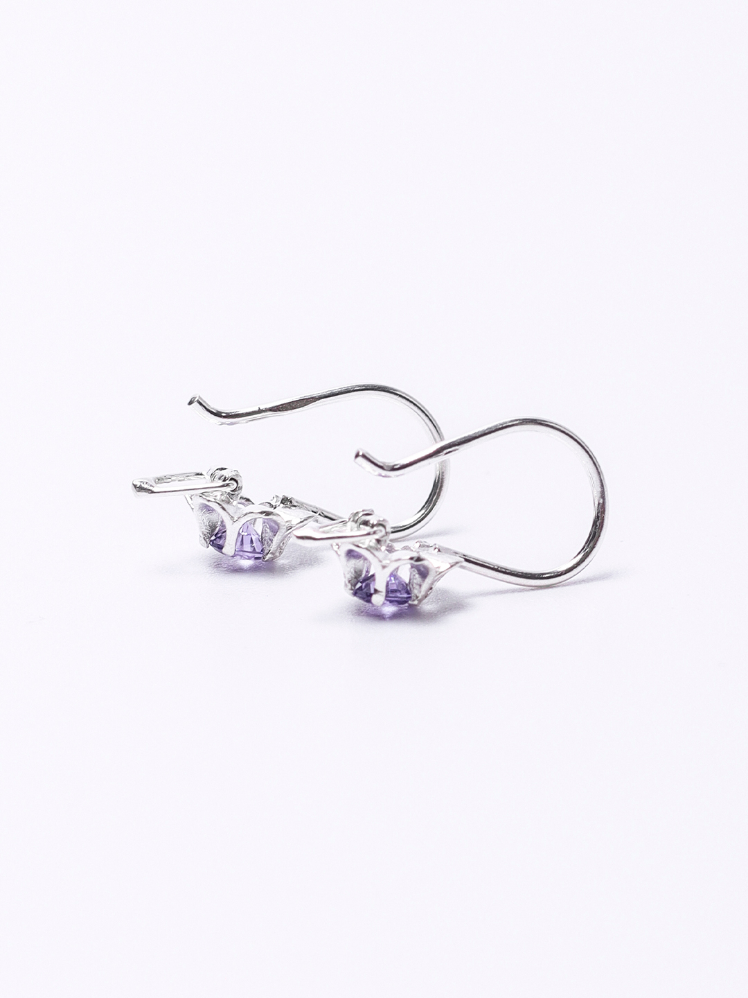 Agar qiz tizzasiga otirsa