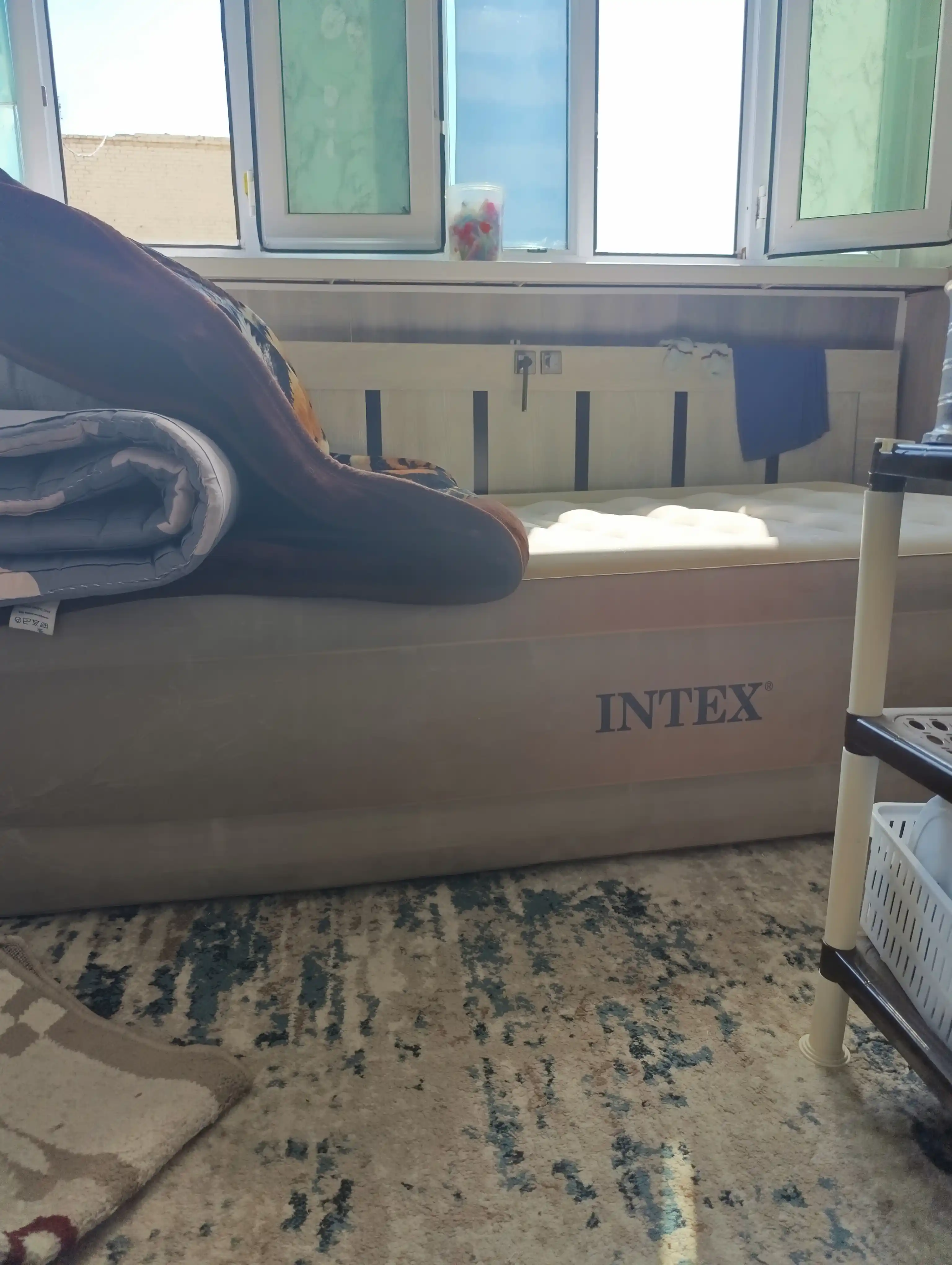 Intex elektr nasosi o‘rnatilgan bir kishilik shishiriladigan karavot, 99 * 191 * 46 sm