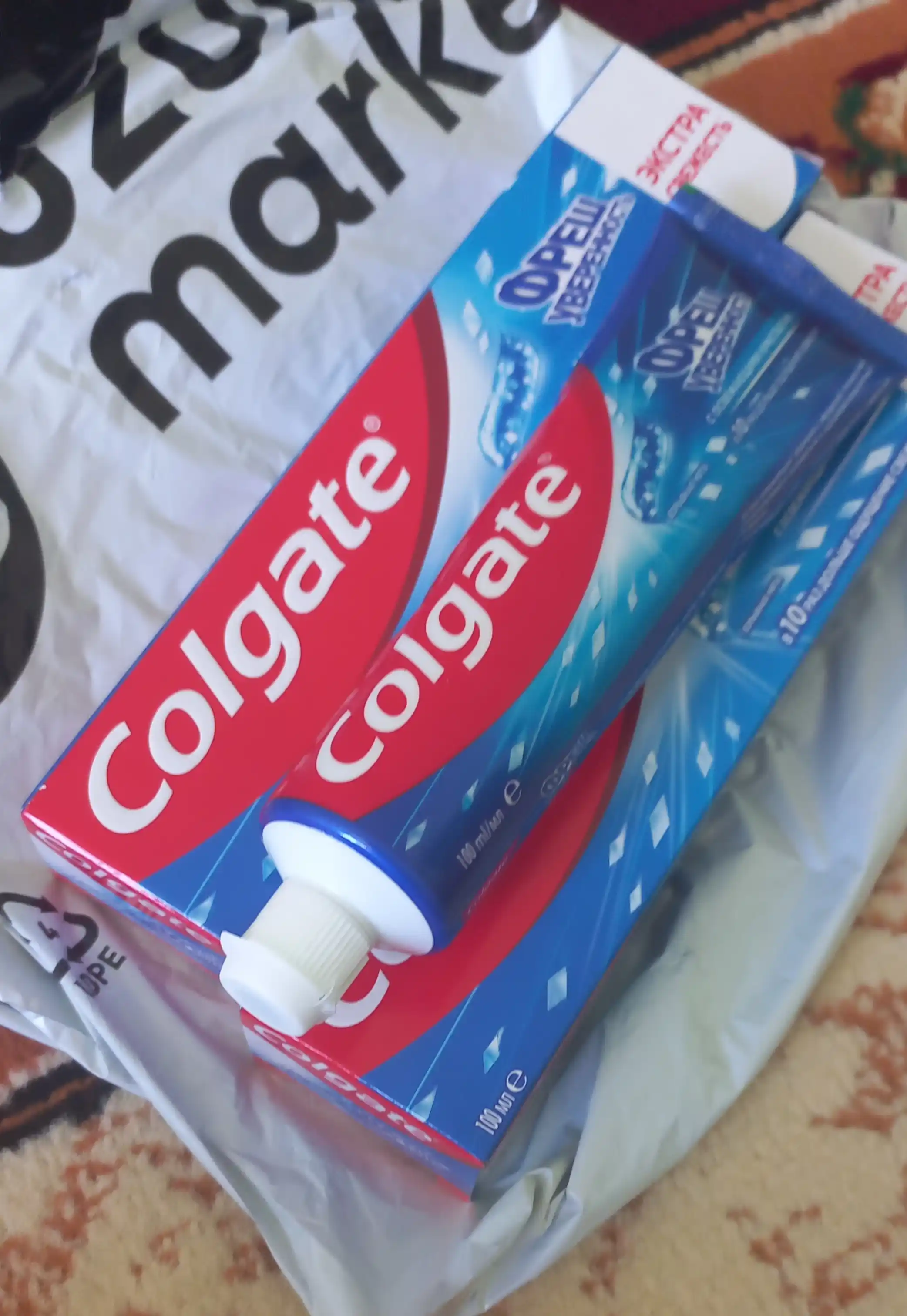 Зубная паста Colgate "Фреш Уверенность" Нежная Мята, 100 мл