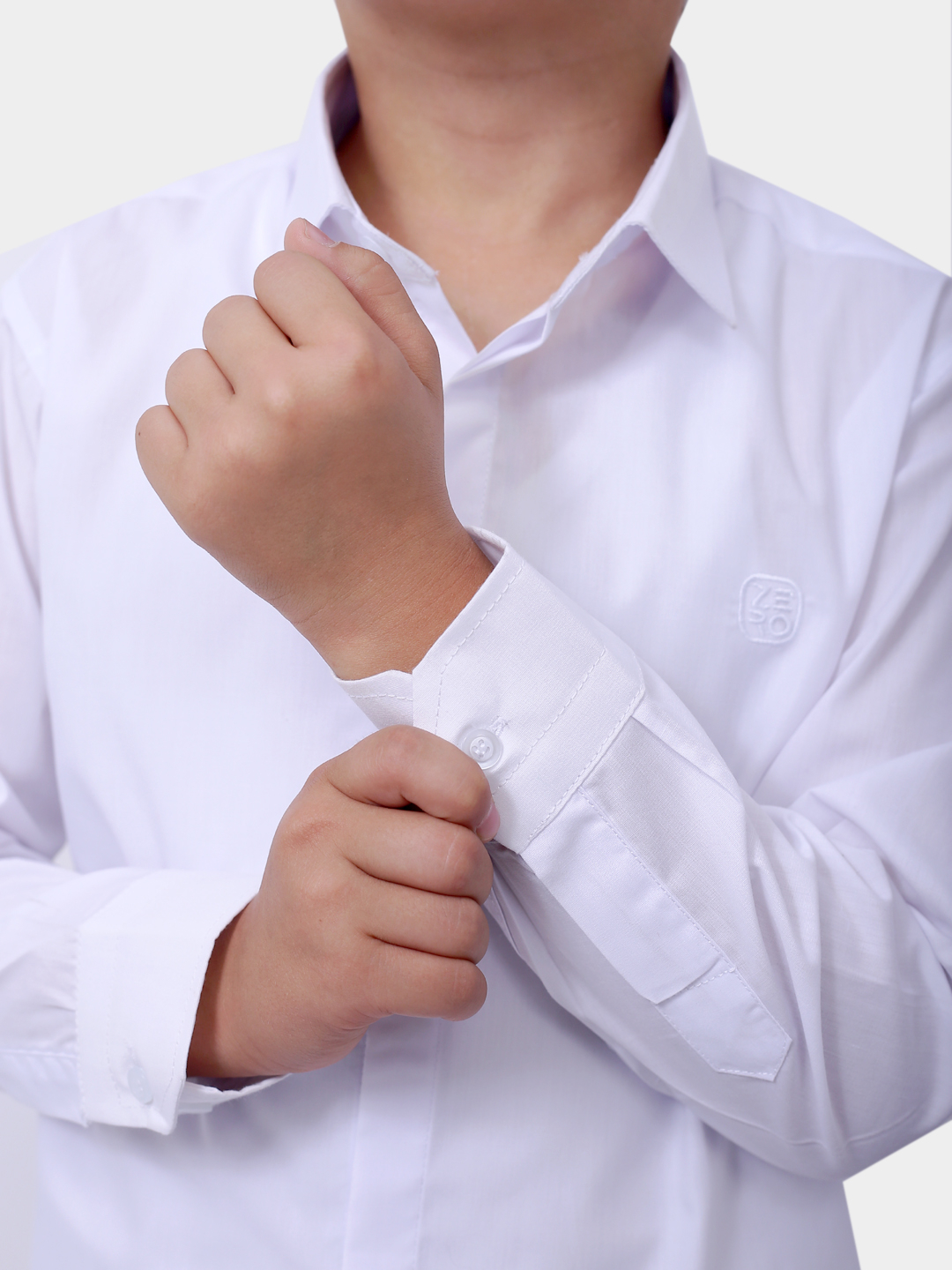 Kiyimlar bilan jinsiy aloqani HD sifatda tomosha qiling Katta braziliyalik eshak bilan anal porno