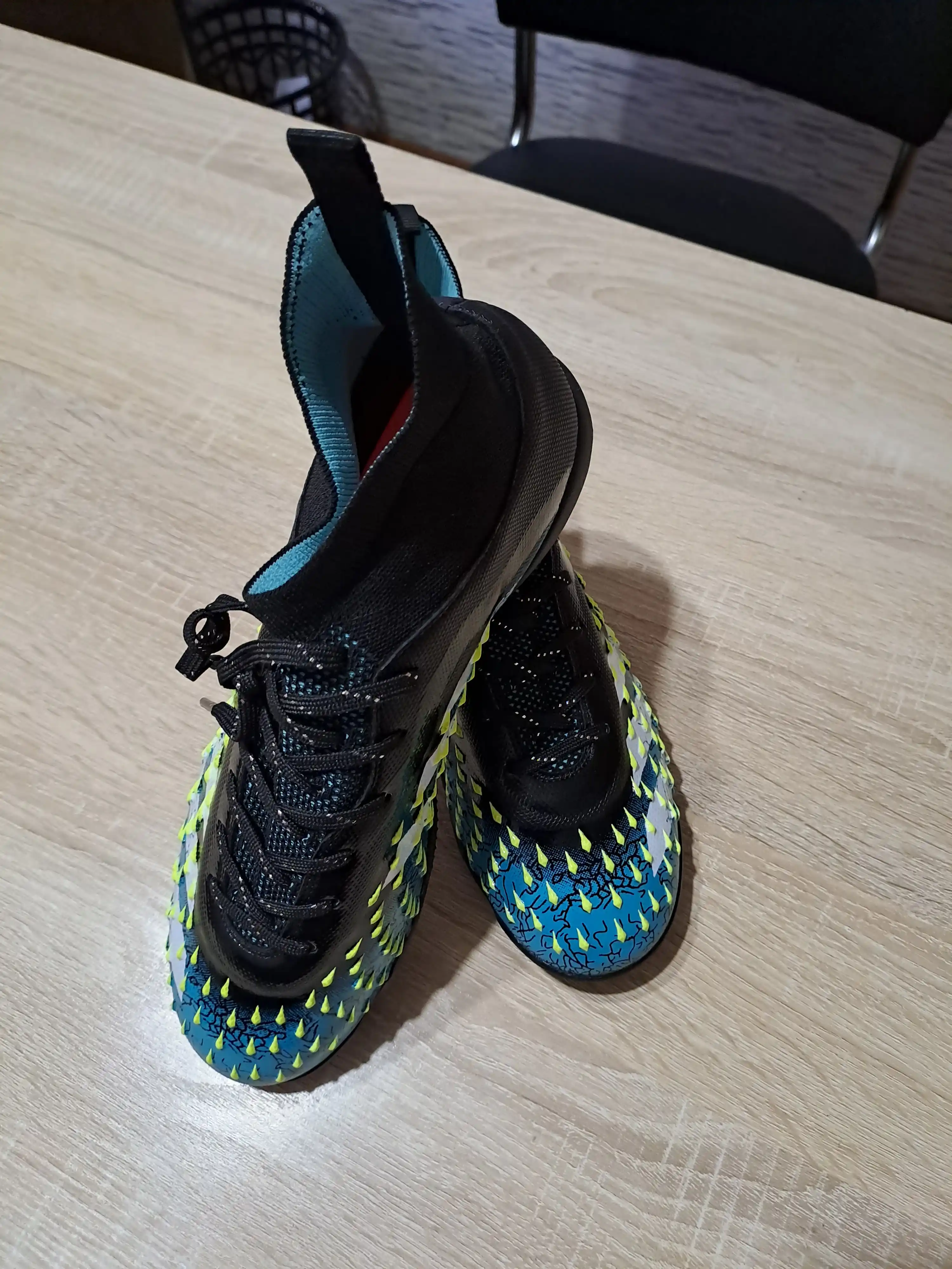Professional butsi TF, sorokonojka Predator, 3D qoplamli