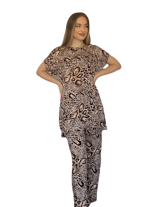 Ayollar kostyumi, oversize, tunika va shim, o‘lchami 46-52