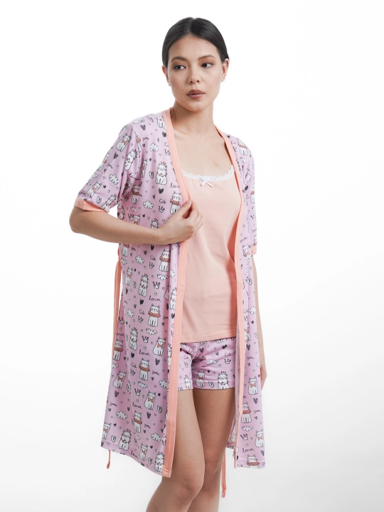 Ayollar uchun uch qismli pijama: xalat, shorti va mayka