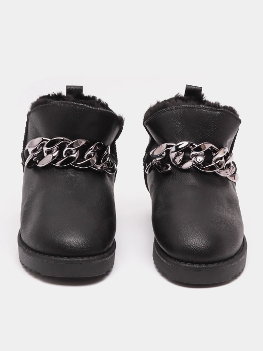Угги  UGG— это популярные сапоги из натуральной двусторонней овчины