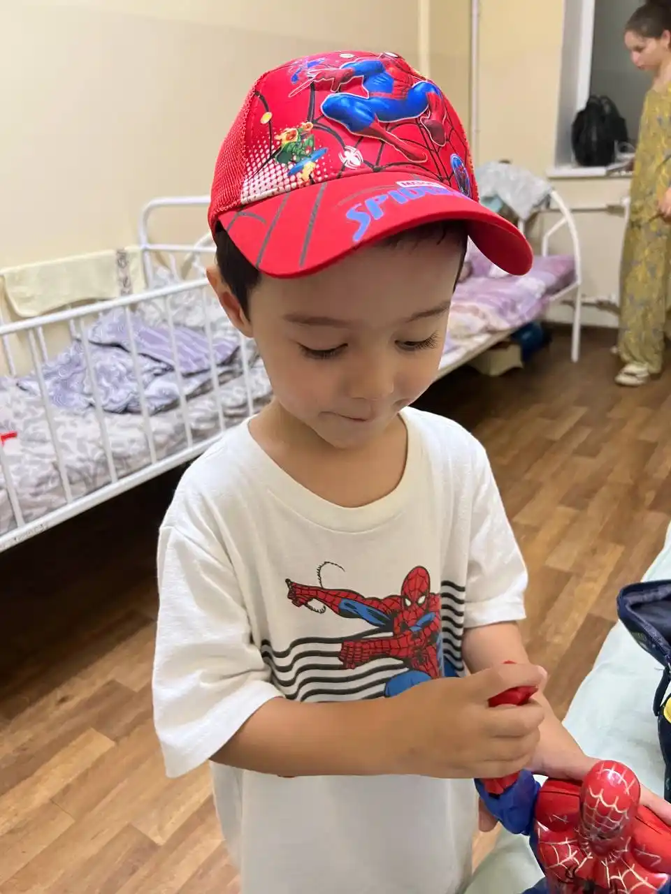 Bolalar kepkasi Spider-Man yozgi