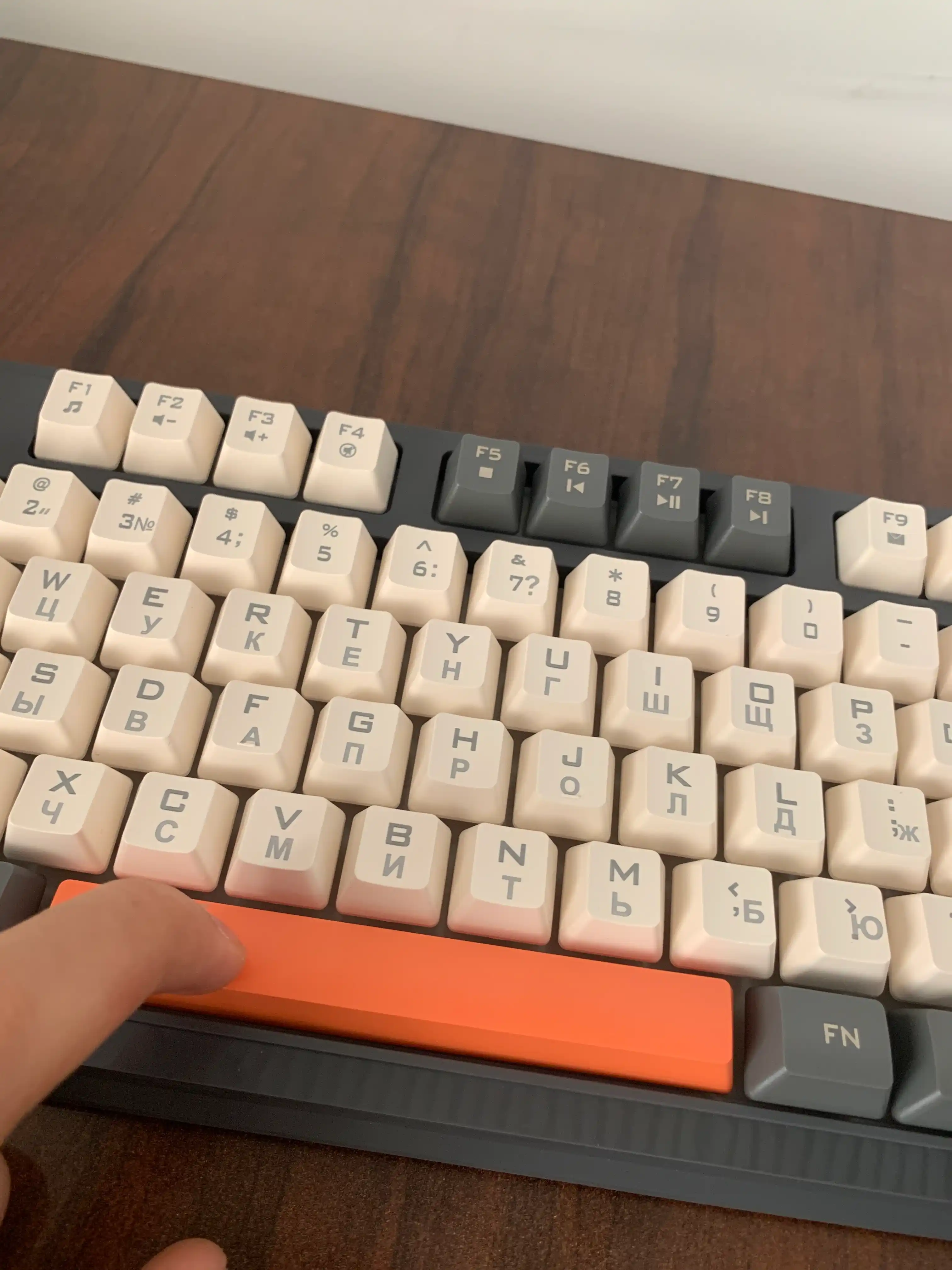 Simli klaviatura, o'yin membranasi jim Xunfox k82 o'yin
