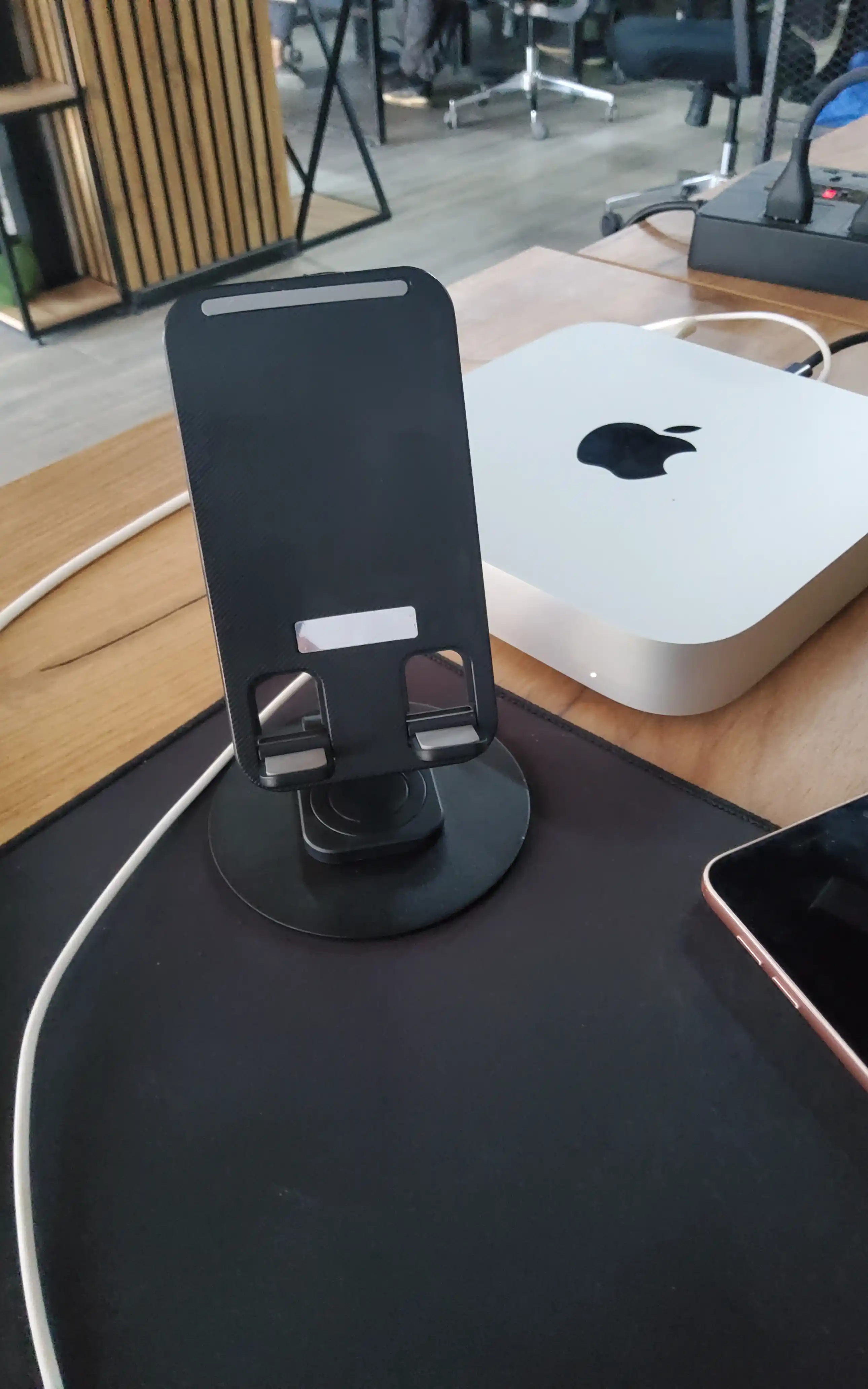 Planshet va telefon ushlagichi, 360 daraja aylanuvchi, metall asosda