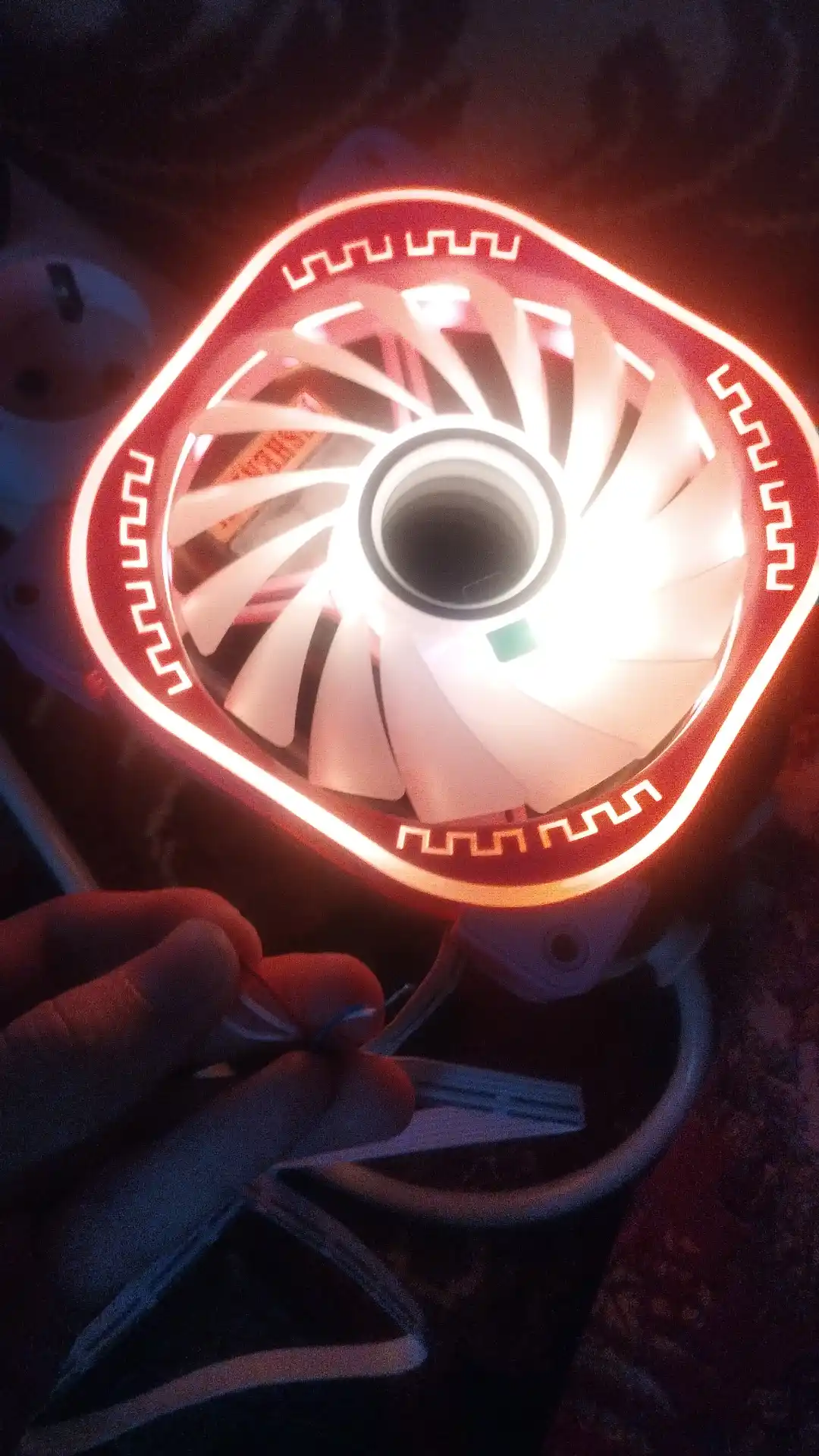 Sovutish ventilyator, rgb yoritgich bilan korpus uchun, 12 da 6 kontakt, 120 mm
