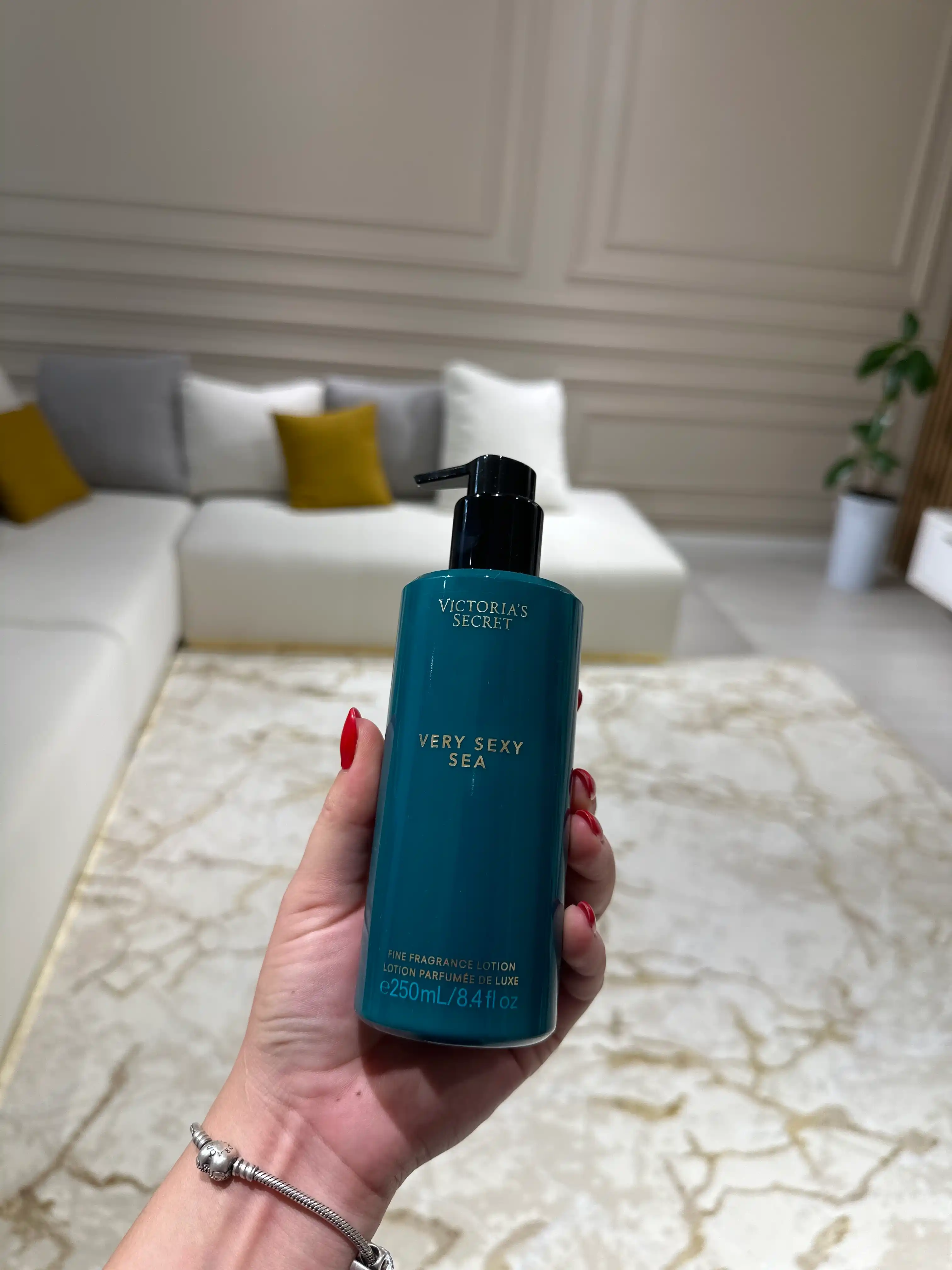 Victoria's secret parfyumlangan tana losyoni, 250 ml