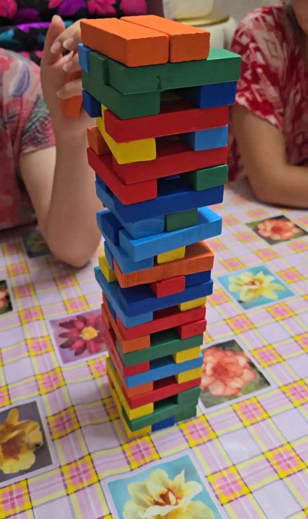 Stol o'yini Jenga, Qulayotgan minora, do'stlar va oila uchun