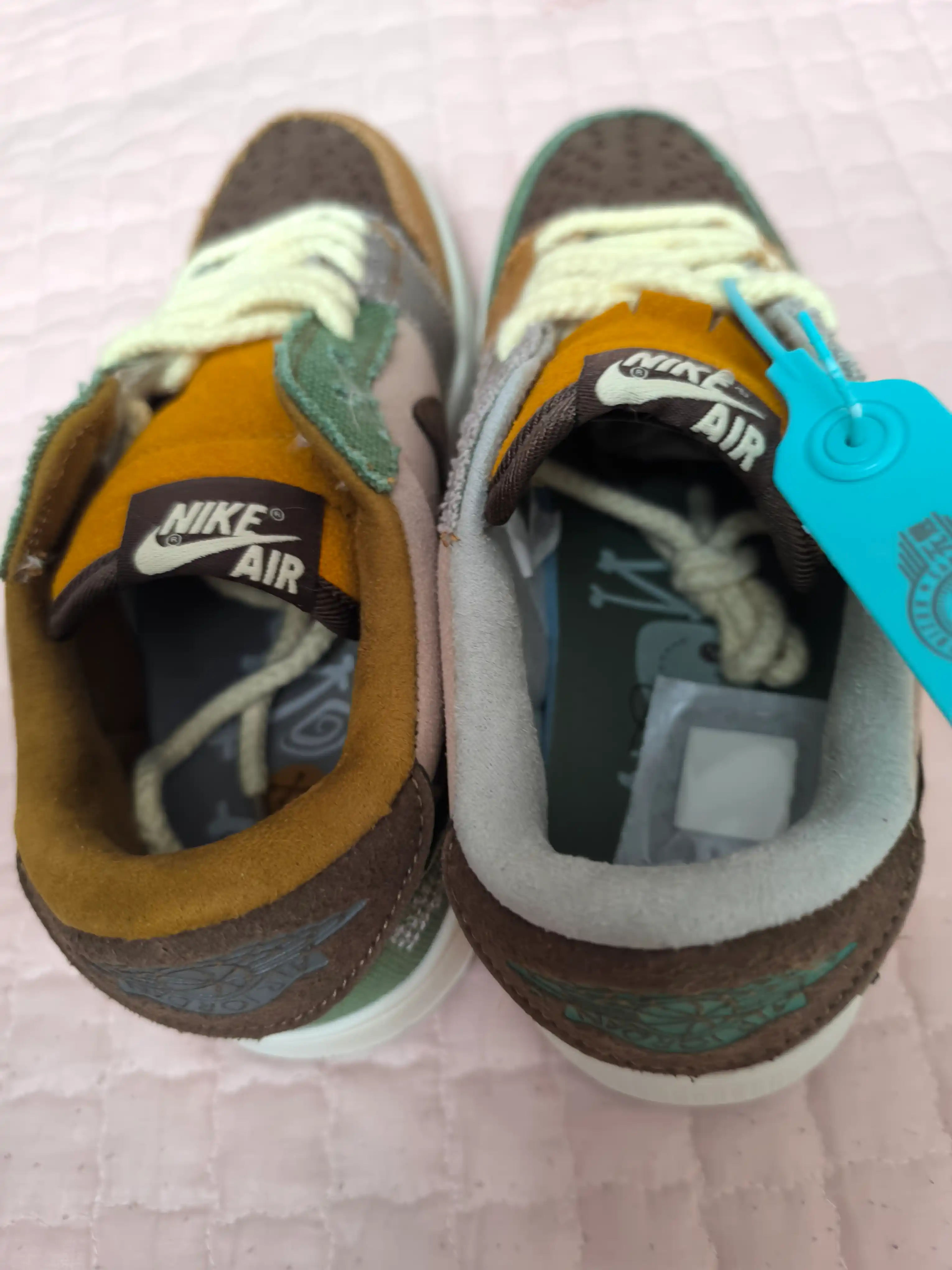 Ayollar uchun Nike SB Dunk Low krossovkalari,sport uslubida, o‘smirlar uchun ham mos,35–40
