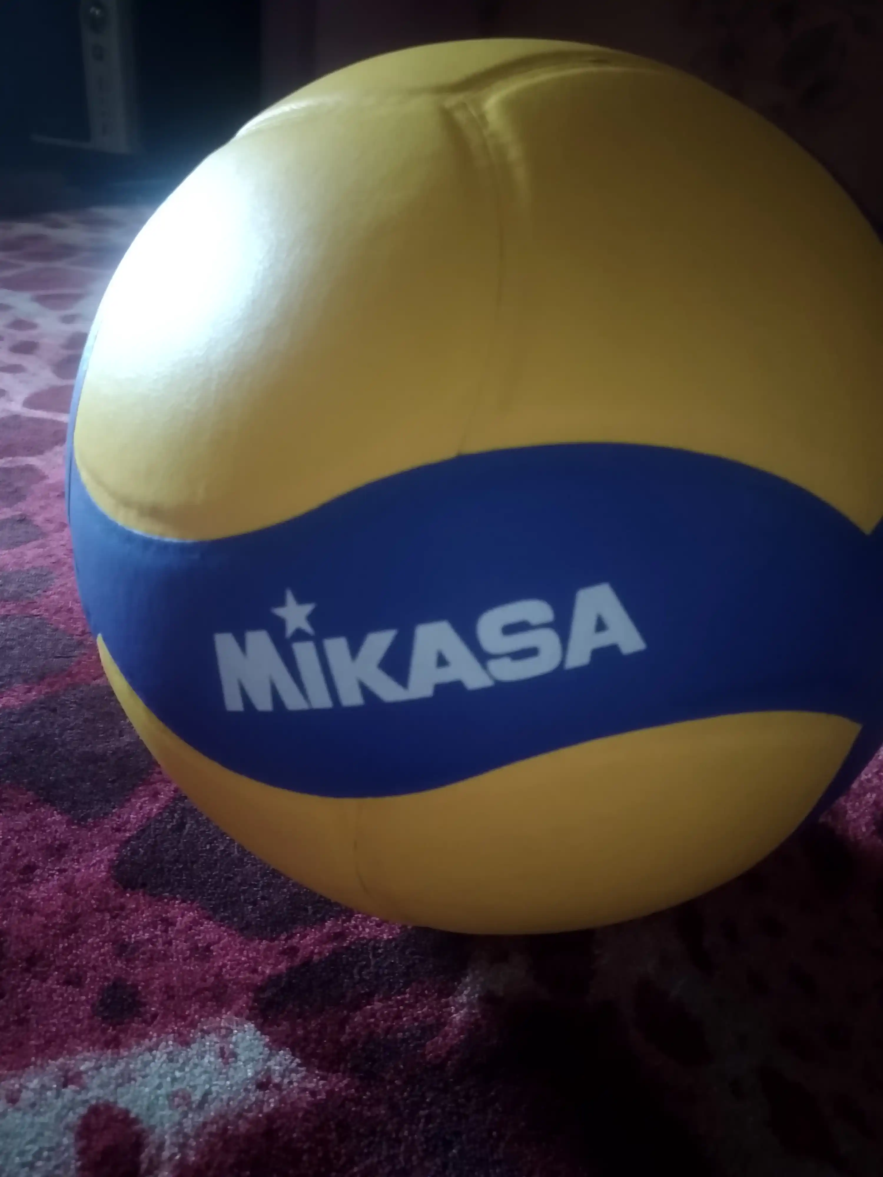 Voleybol to'pi MIKASA V330W