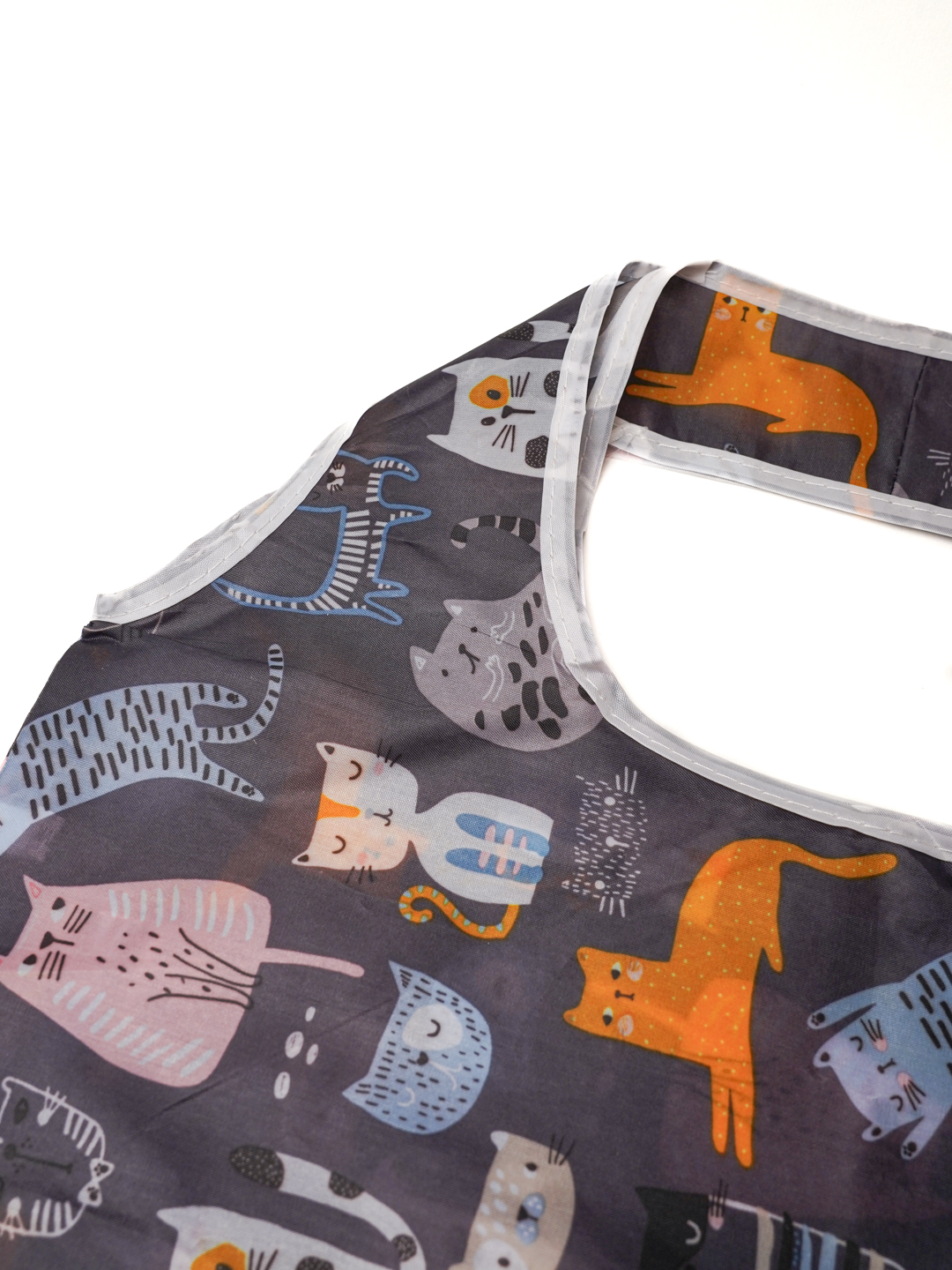 Qoshni bilan aldash pornosini tomosha qiling